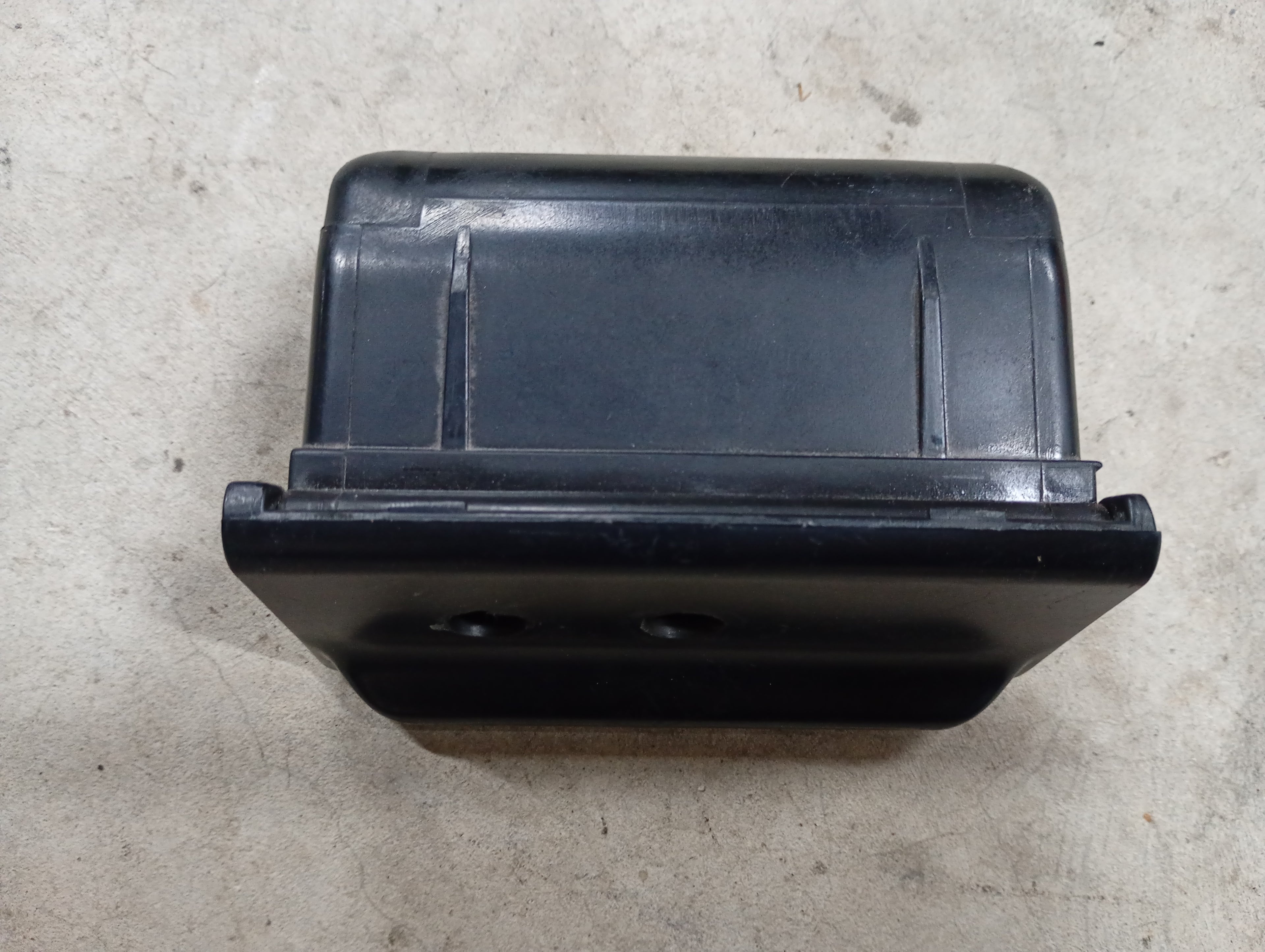 Ash Tray, R32