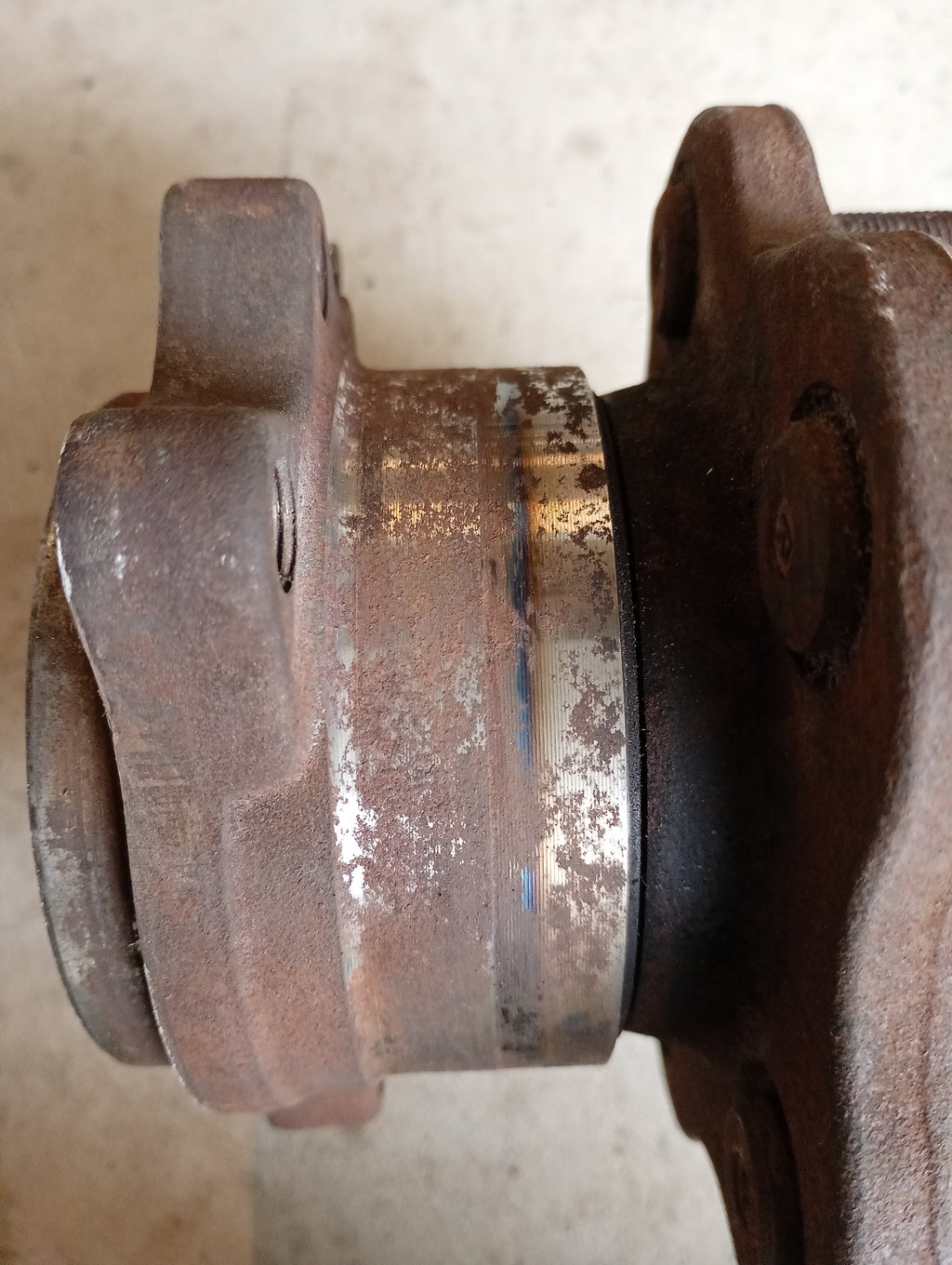 LEFT Rear Wheel Hub, R32 GTR