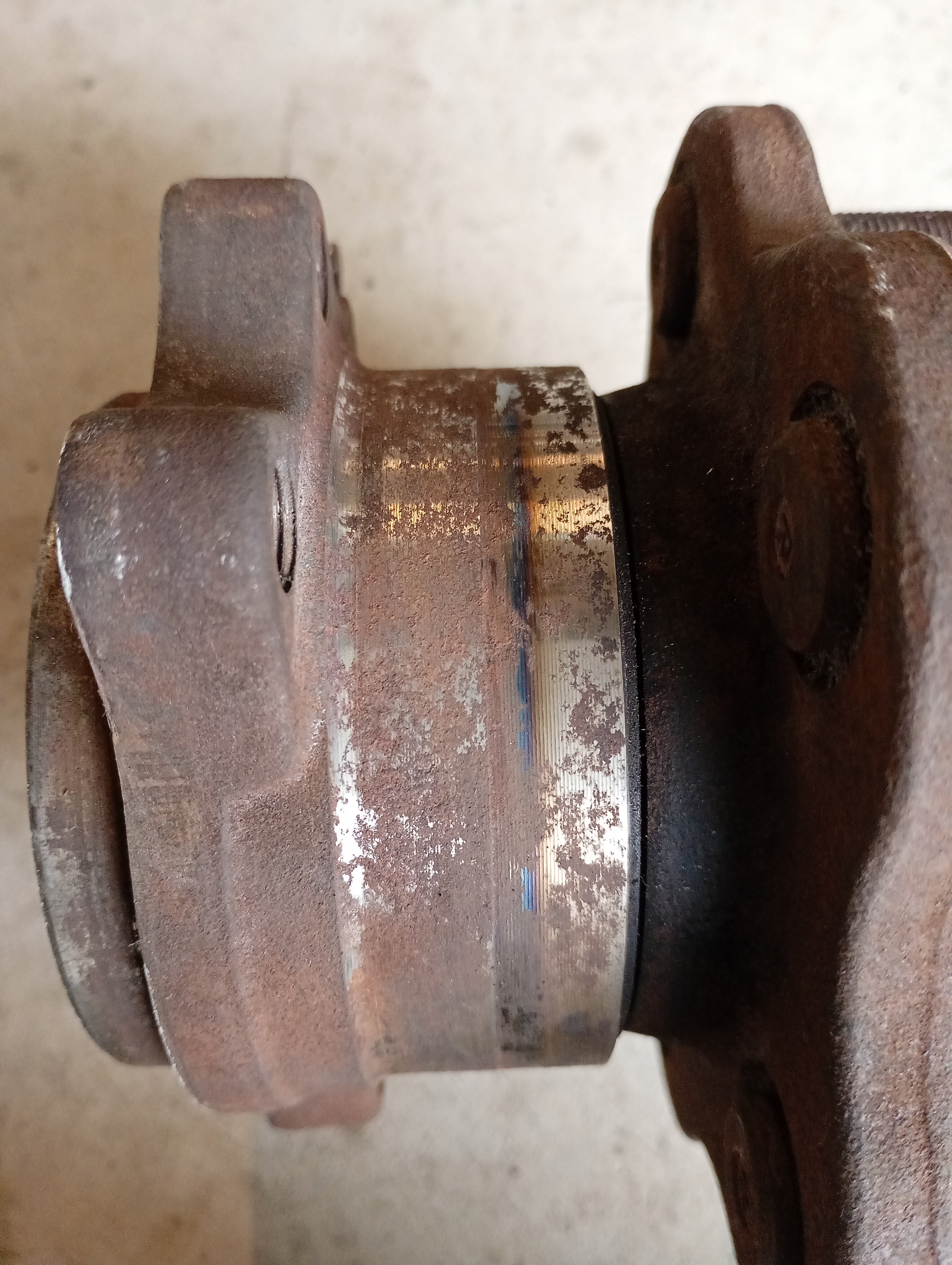 LEFT Rear Wheel Hub, R32 GTR