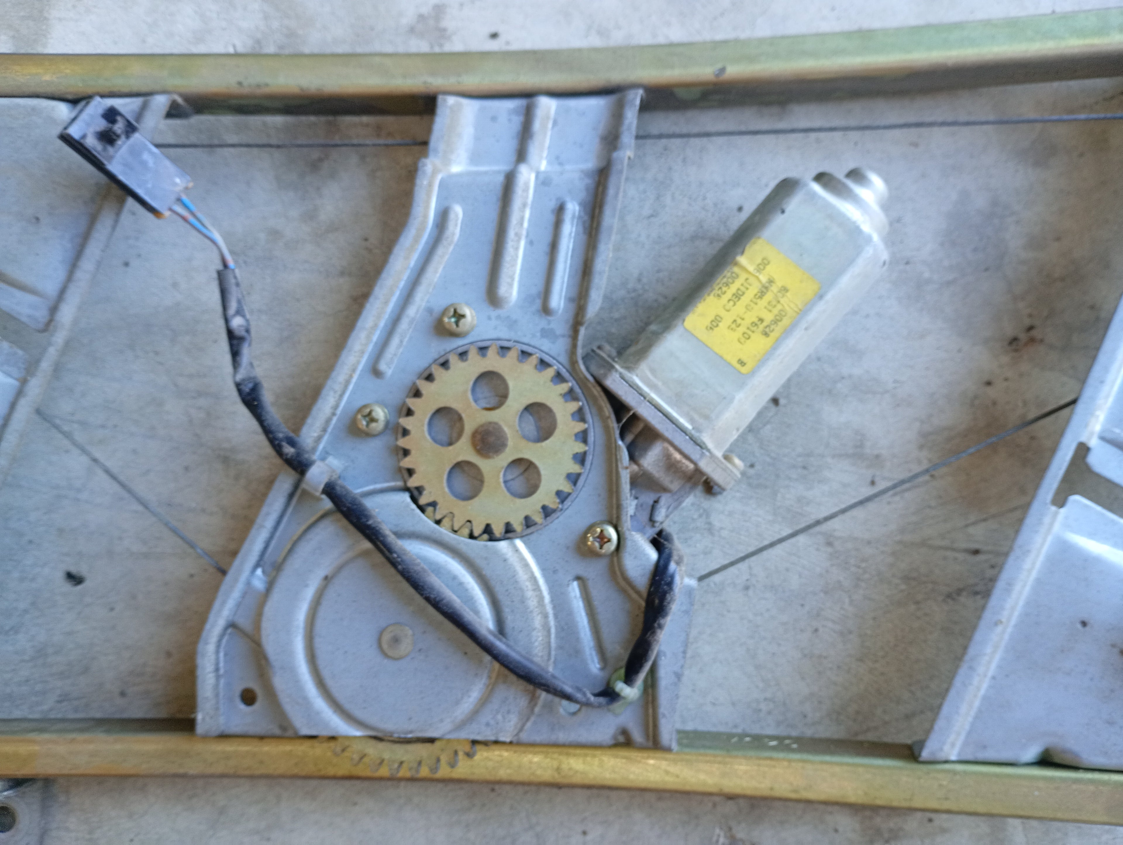 LEFT Window Regulator, R32 Coupe