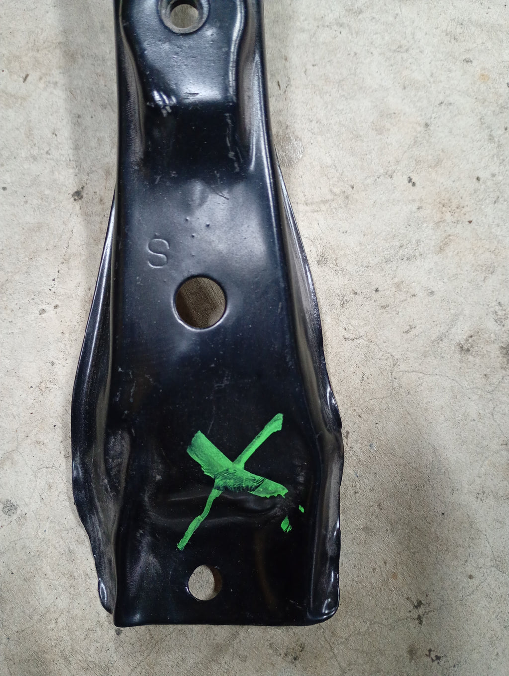 DAMAGED Bonnet Support, R32 Gts/t