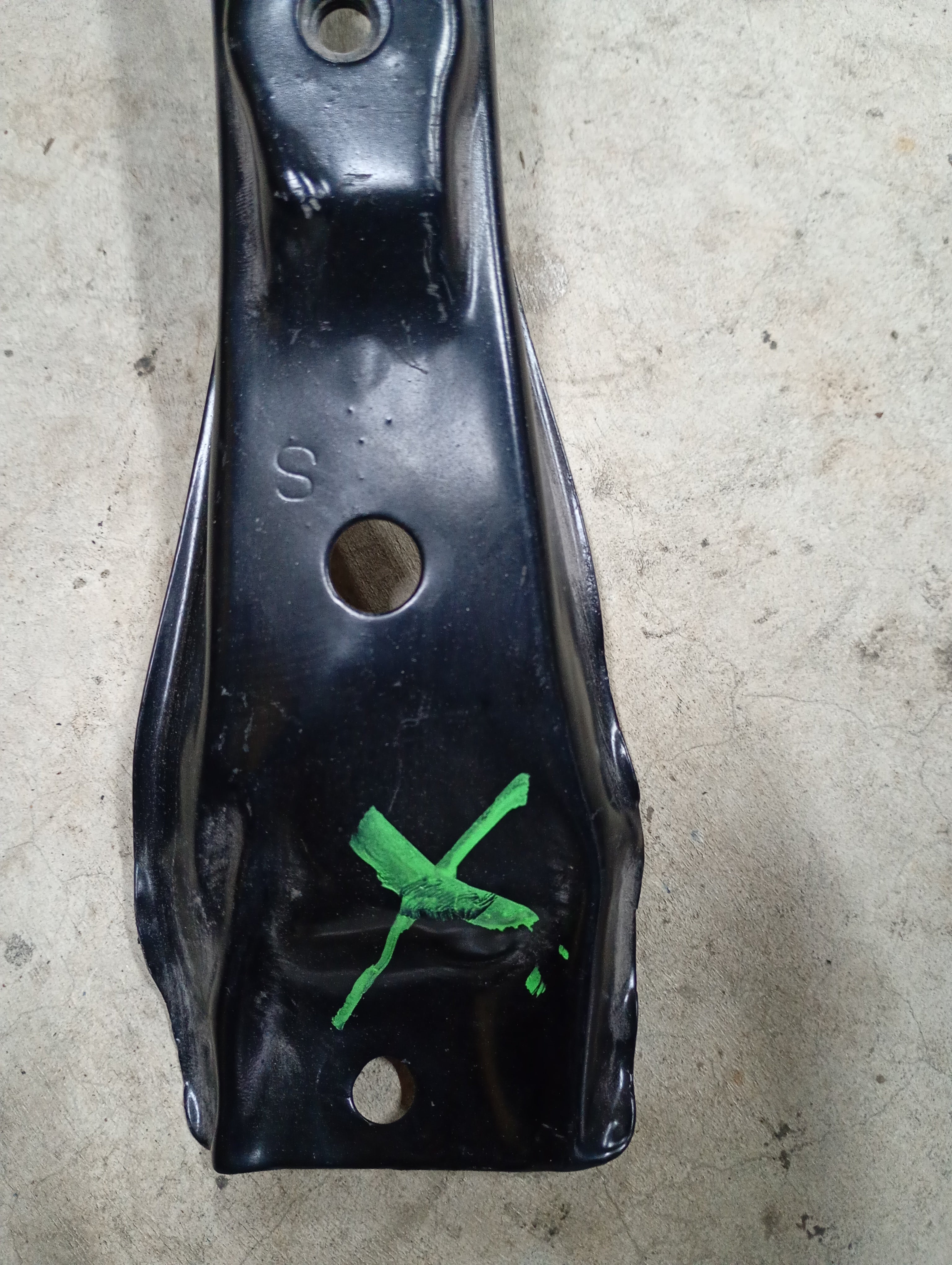 DAMAGED Bonnet Support, R32 Gts/t