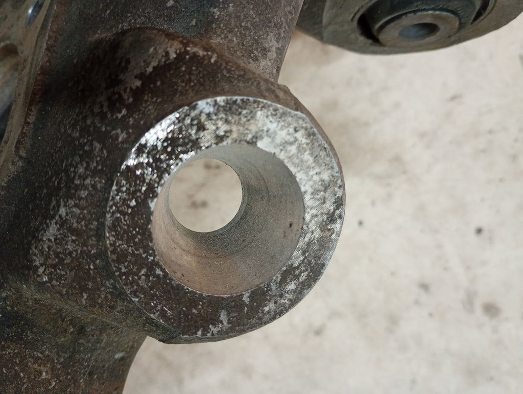 LEFT Rear Hub Carrier, R32 GTR