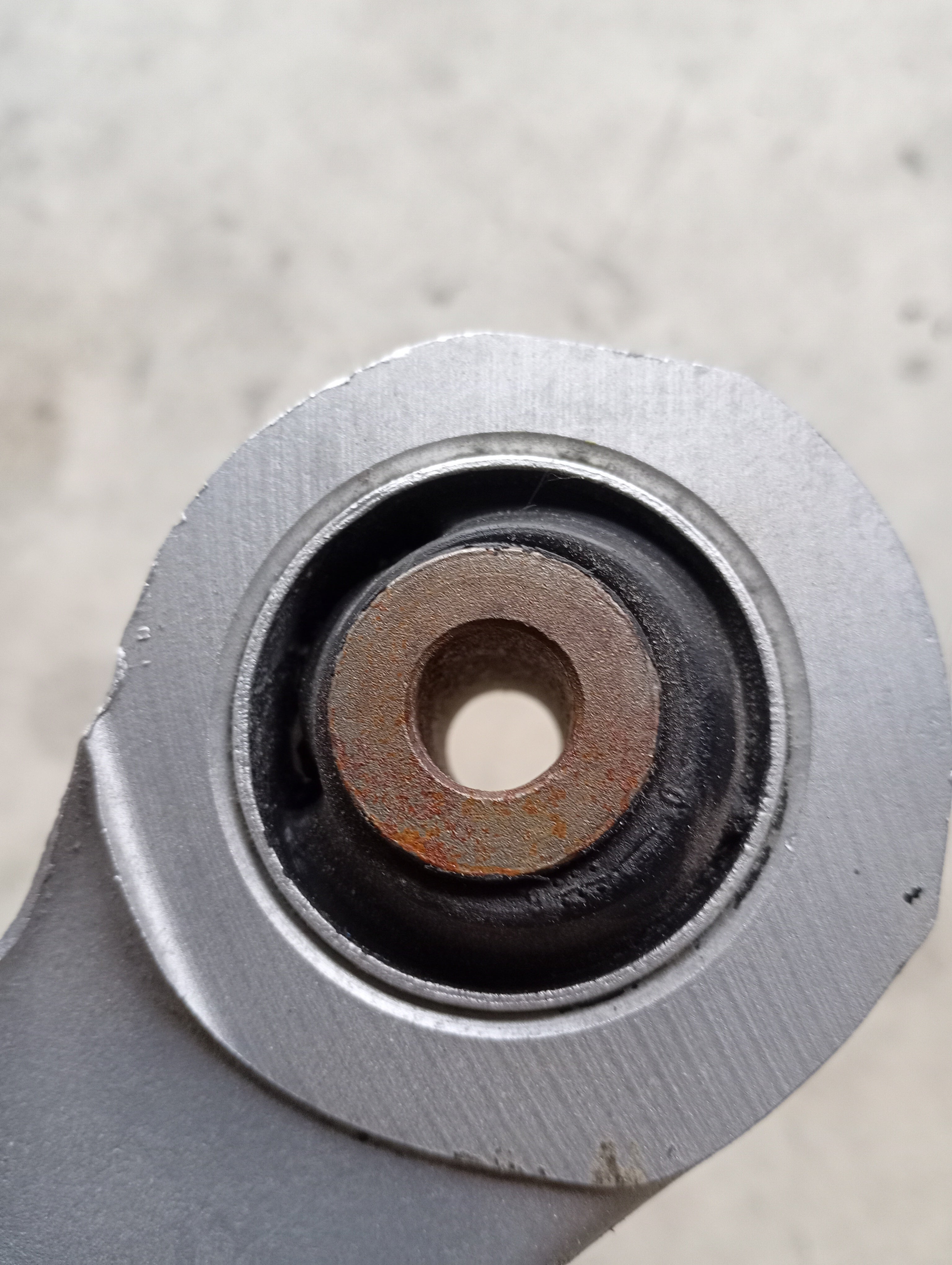 LEFT Rear Hub Carrier, R32 GTR