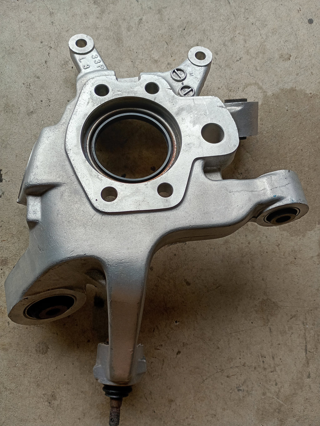 LEFT Rear Hub Carrier, R32 GTR