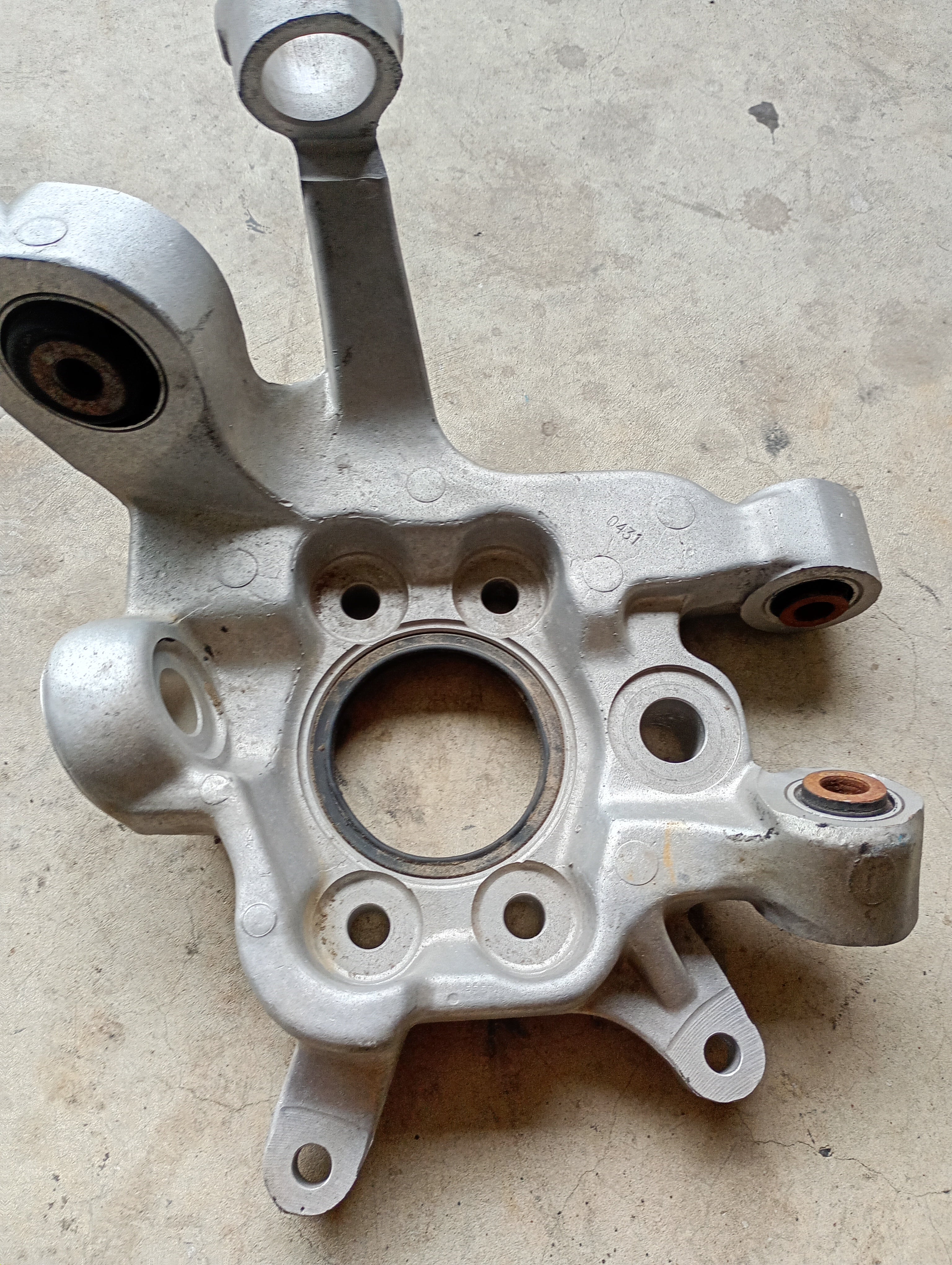 LEFT Rear Hub Carrier, R32 GTR