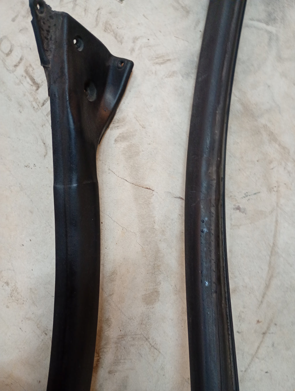 LEFT Upper Door Glass Seal, R32 Coupe