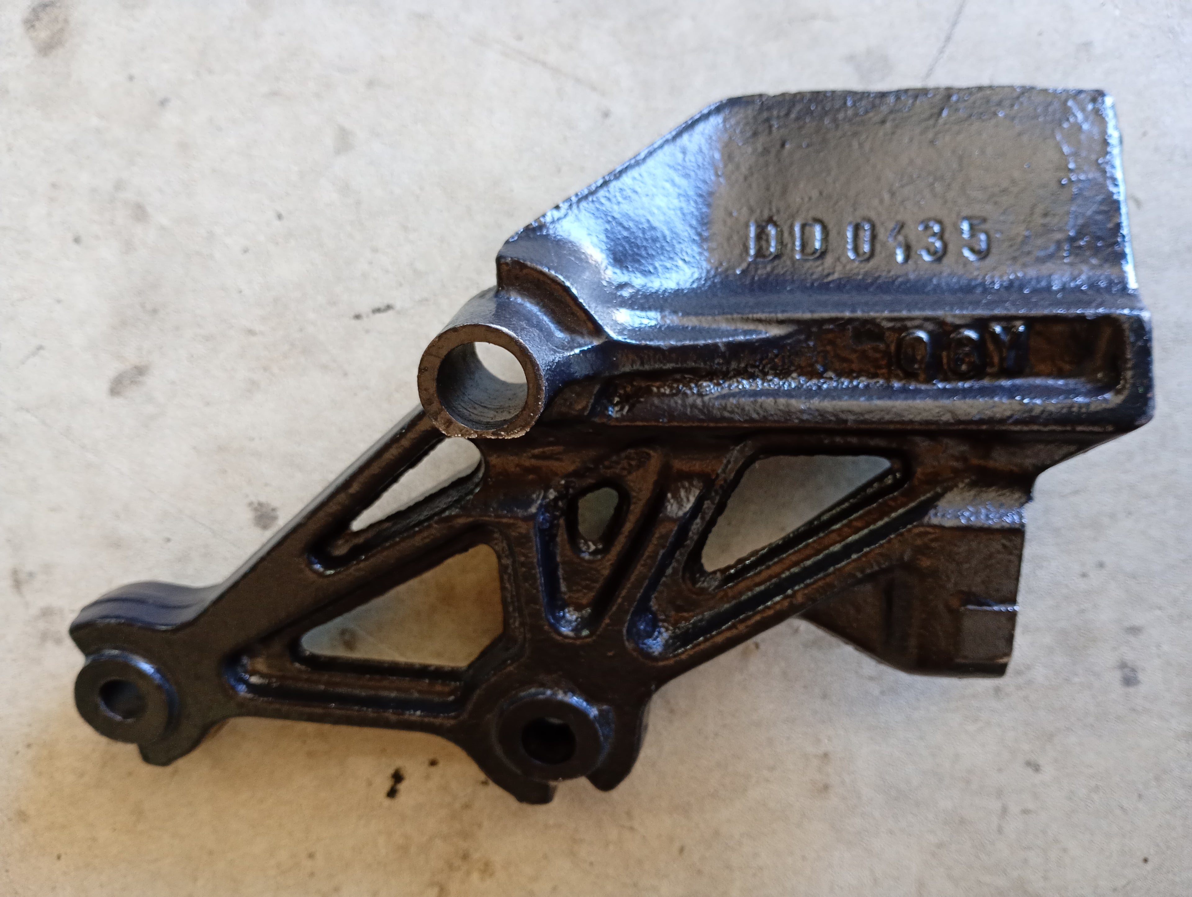Power Steering Pump Bracket, R32 SKyline