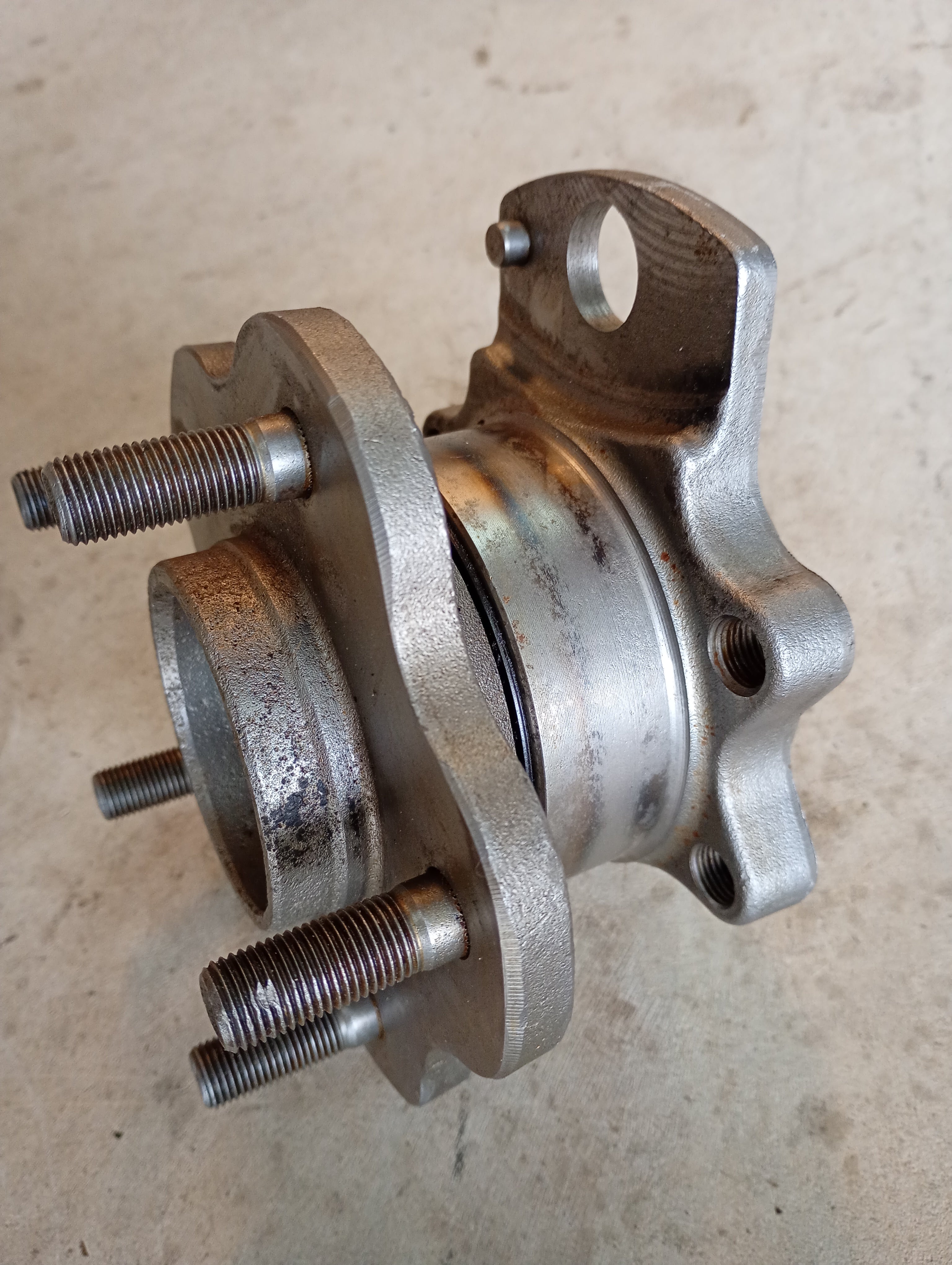 RIGHT Rear Wheel Hub, R32 GTR