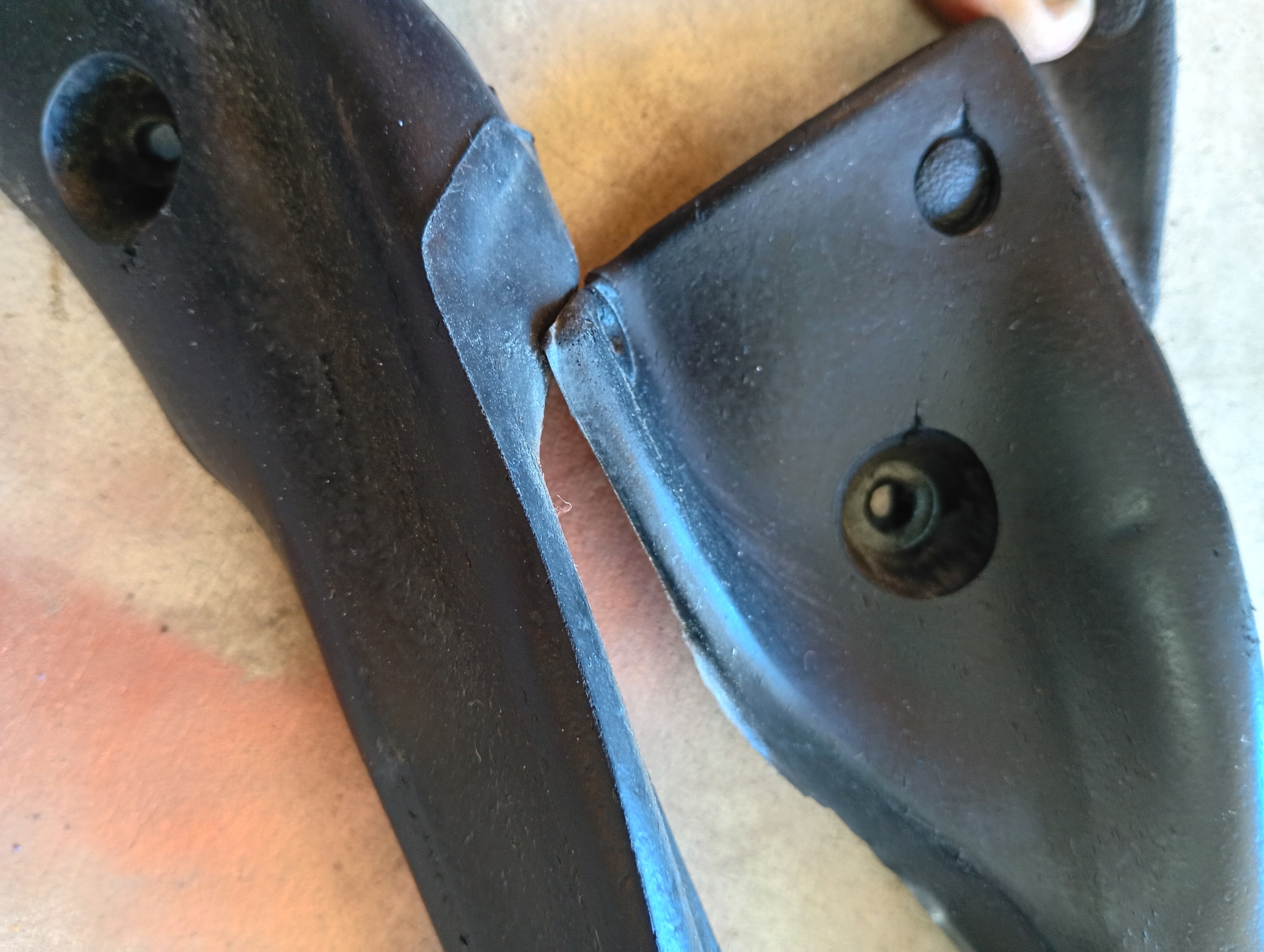 PAIR Upper Door Glass Seals, R32 Coupe