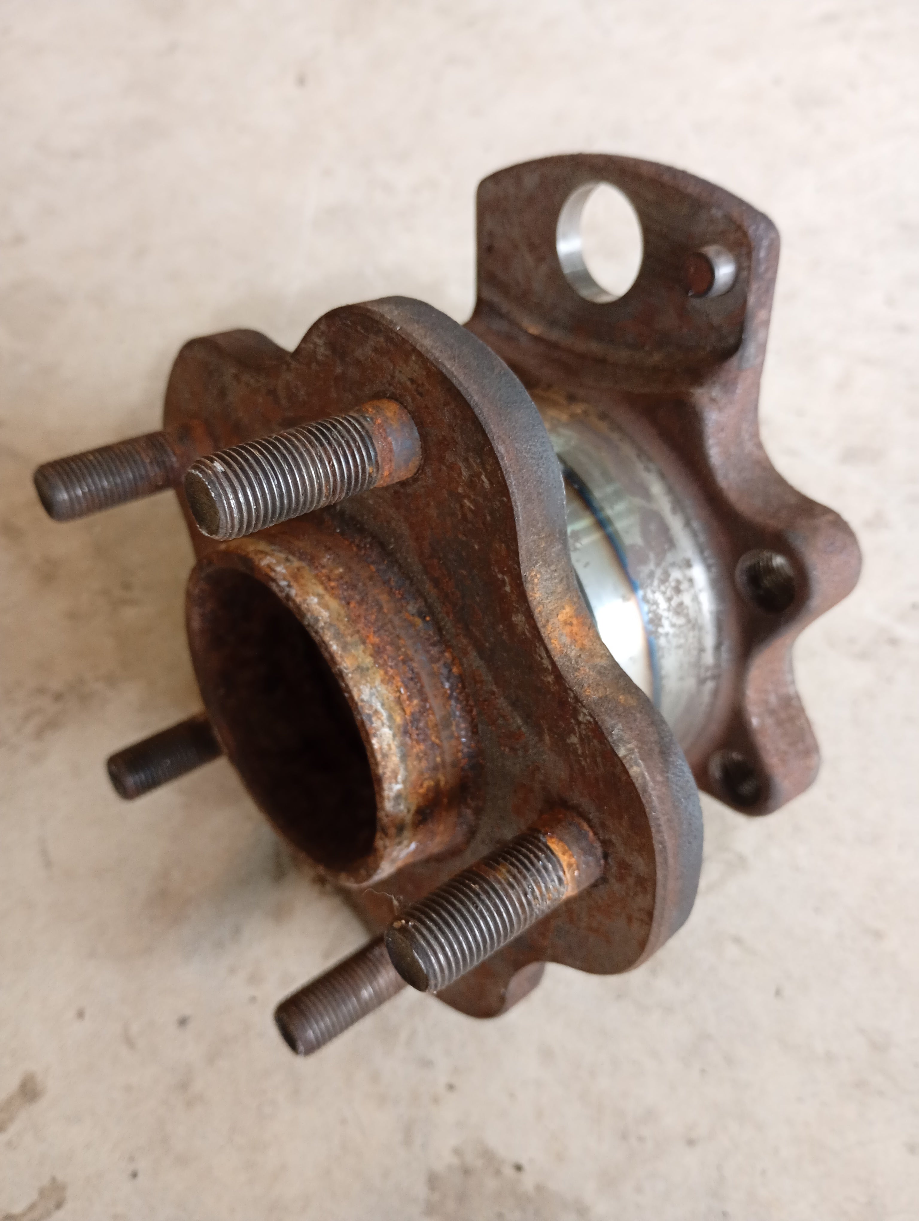 RIGHT Rear Wheel Hub, R32 GTR