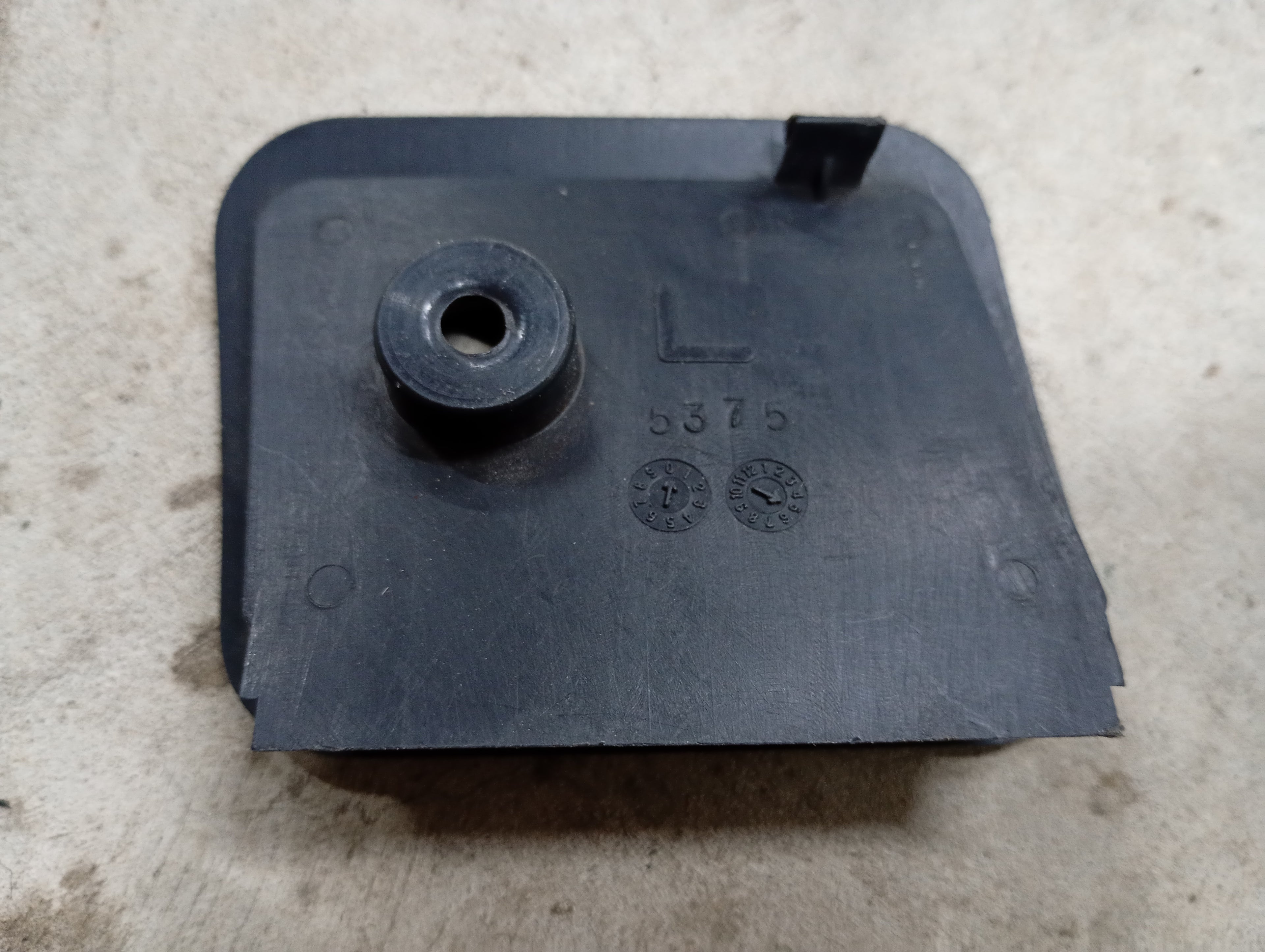 LEFT Front Seat Belt Guide Trim, R32 gtr