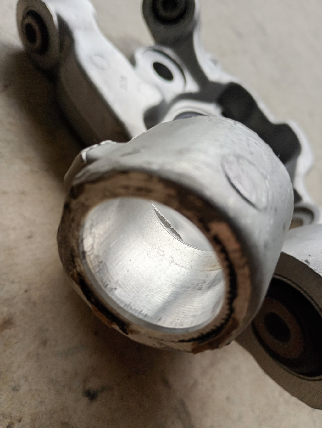 LEFT Rear Hub Carrier, R32 GTR