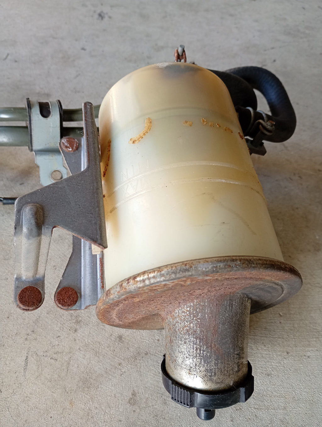 Attesa Fluid Reservoir, R32 GTR