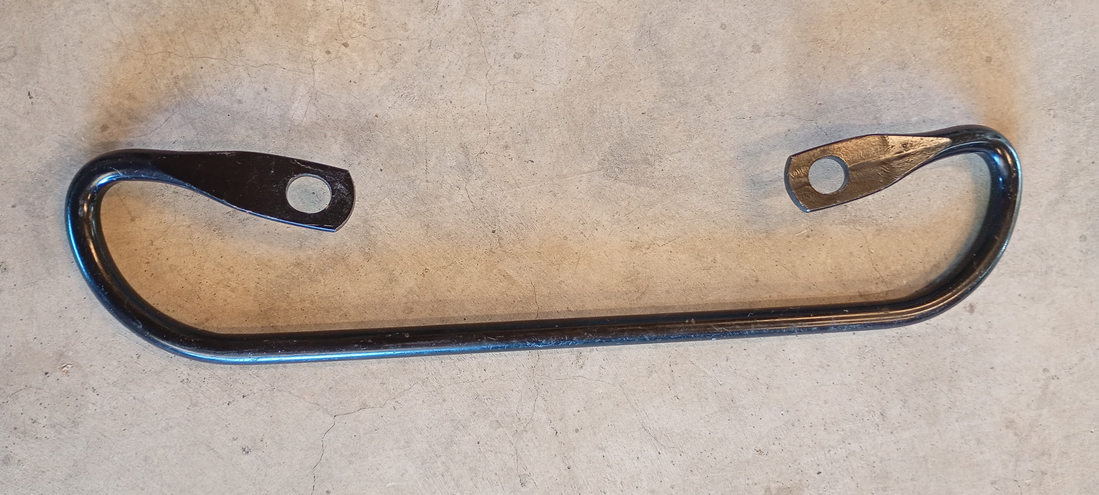 Front Seat Belt Mounting Rail, R32 2dr