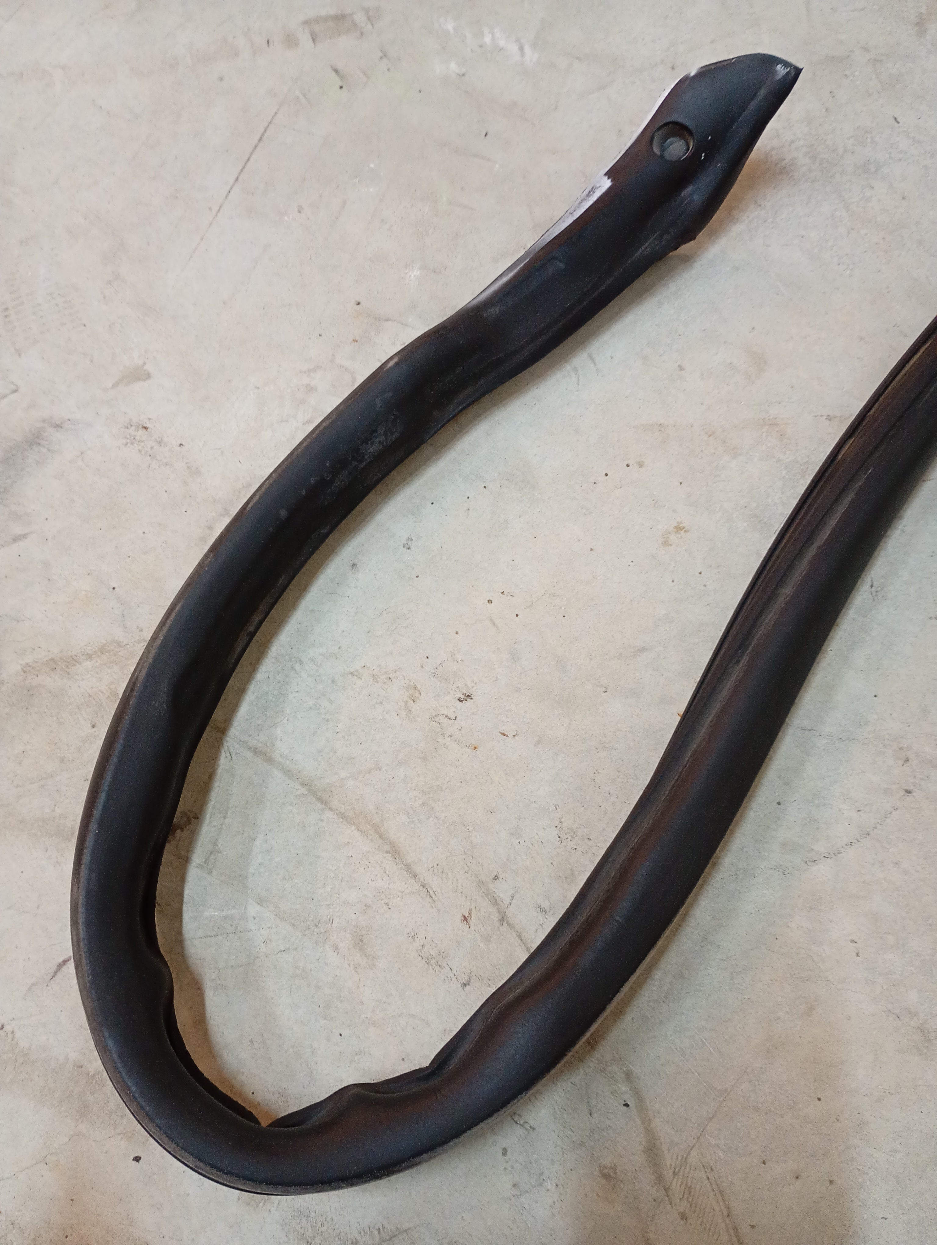 LEFT Upper Door Glass Seal, R32 Coupe