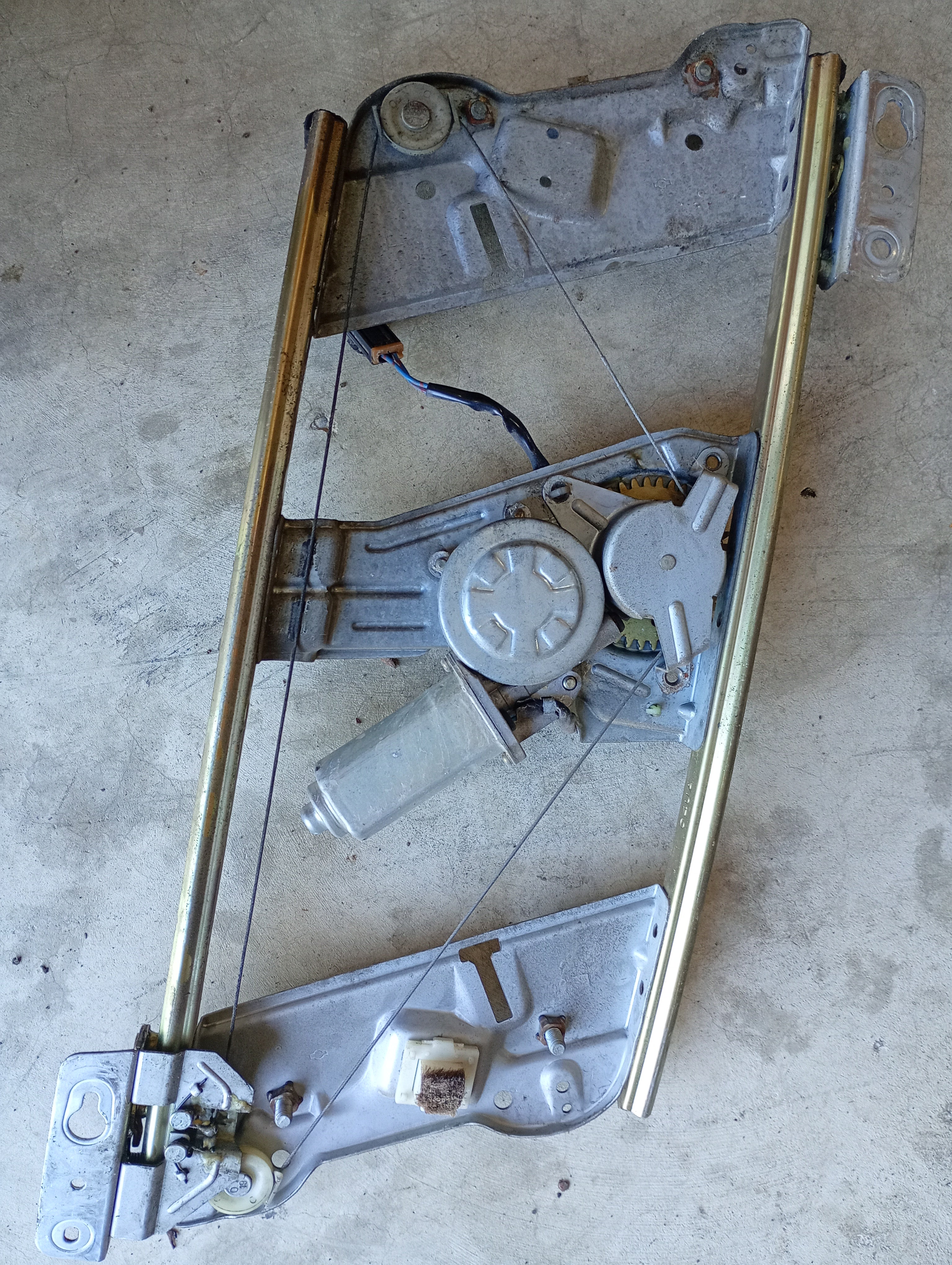 LEFT Window Regulator, R32 Coupe