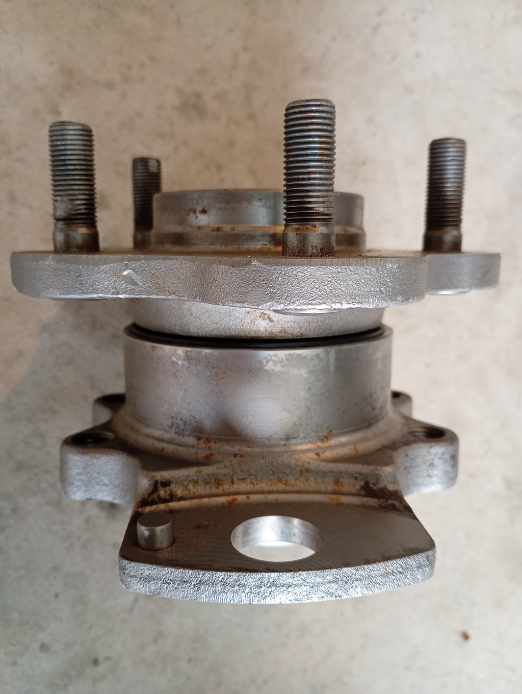 RIGHT Rear Wheel Hub, R32 GTR