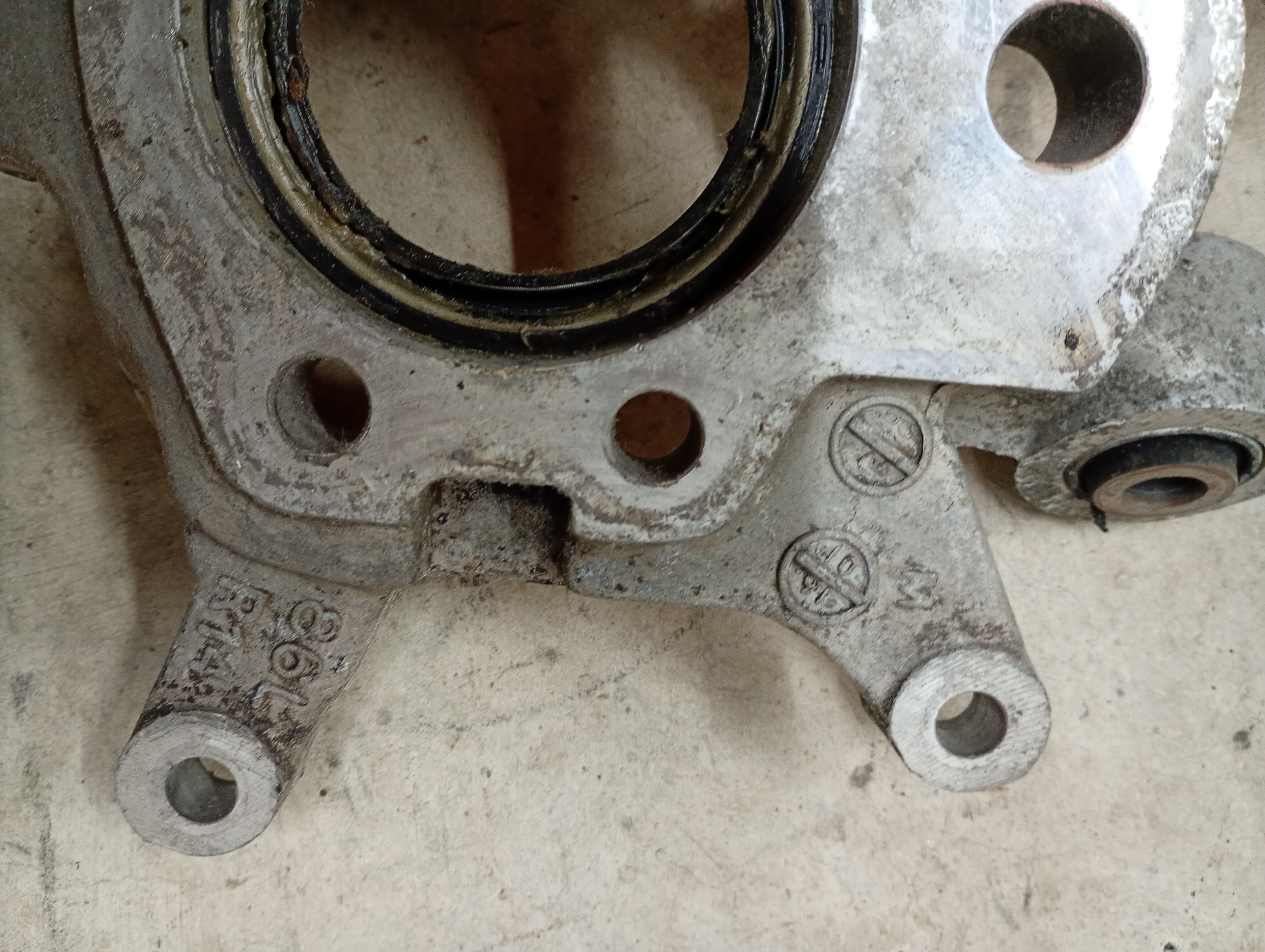 RIGHT Rear Hub Carrier, R32 GTR