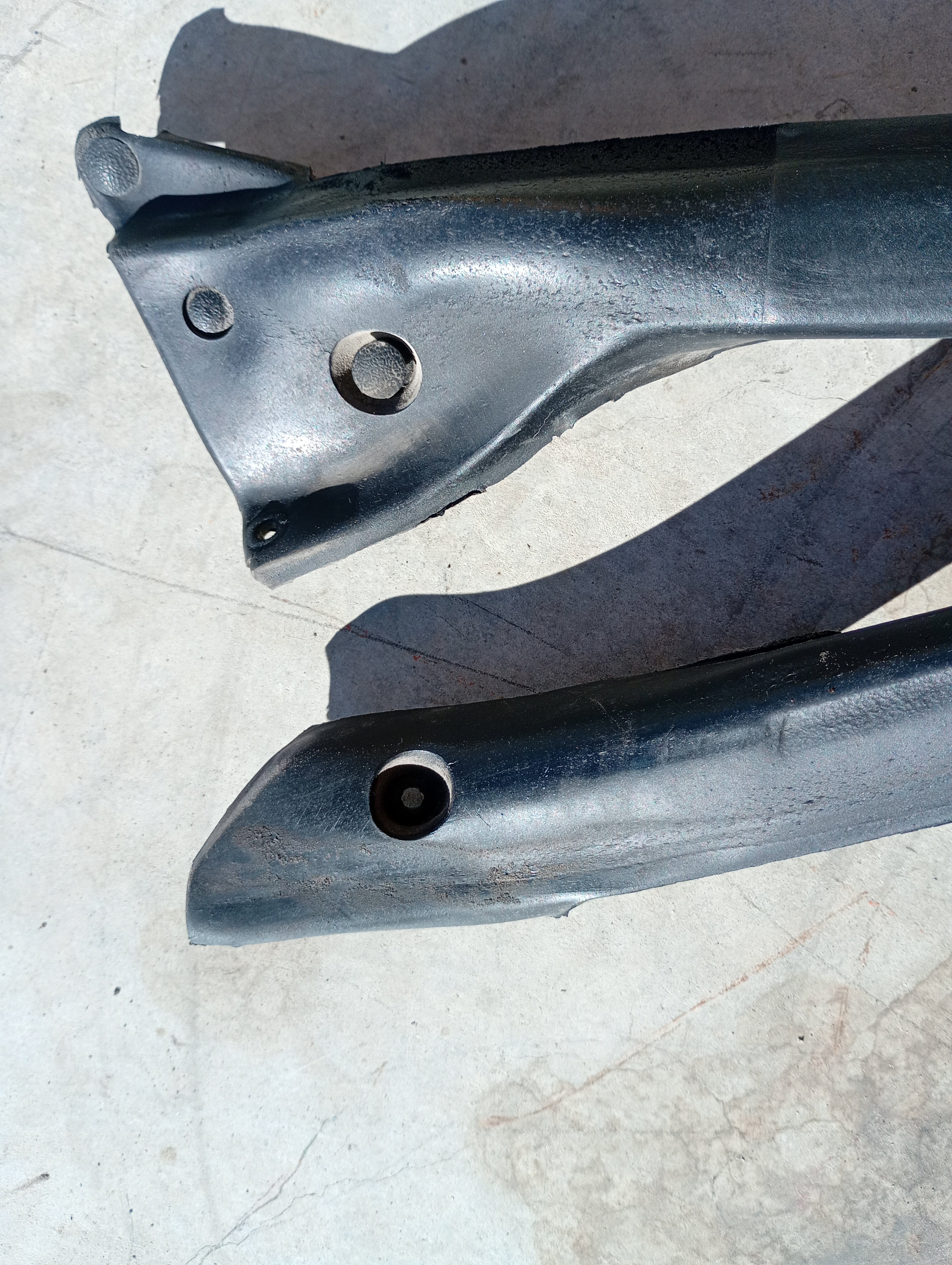 RIGHT Upper Door Glass Seal, R32 Coupe