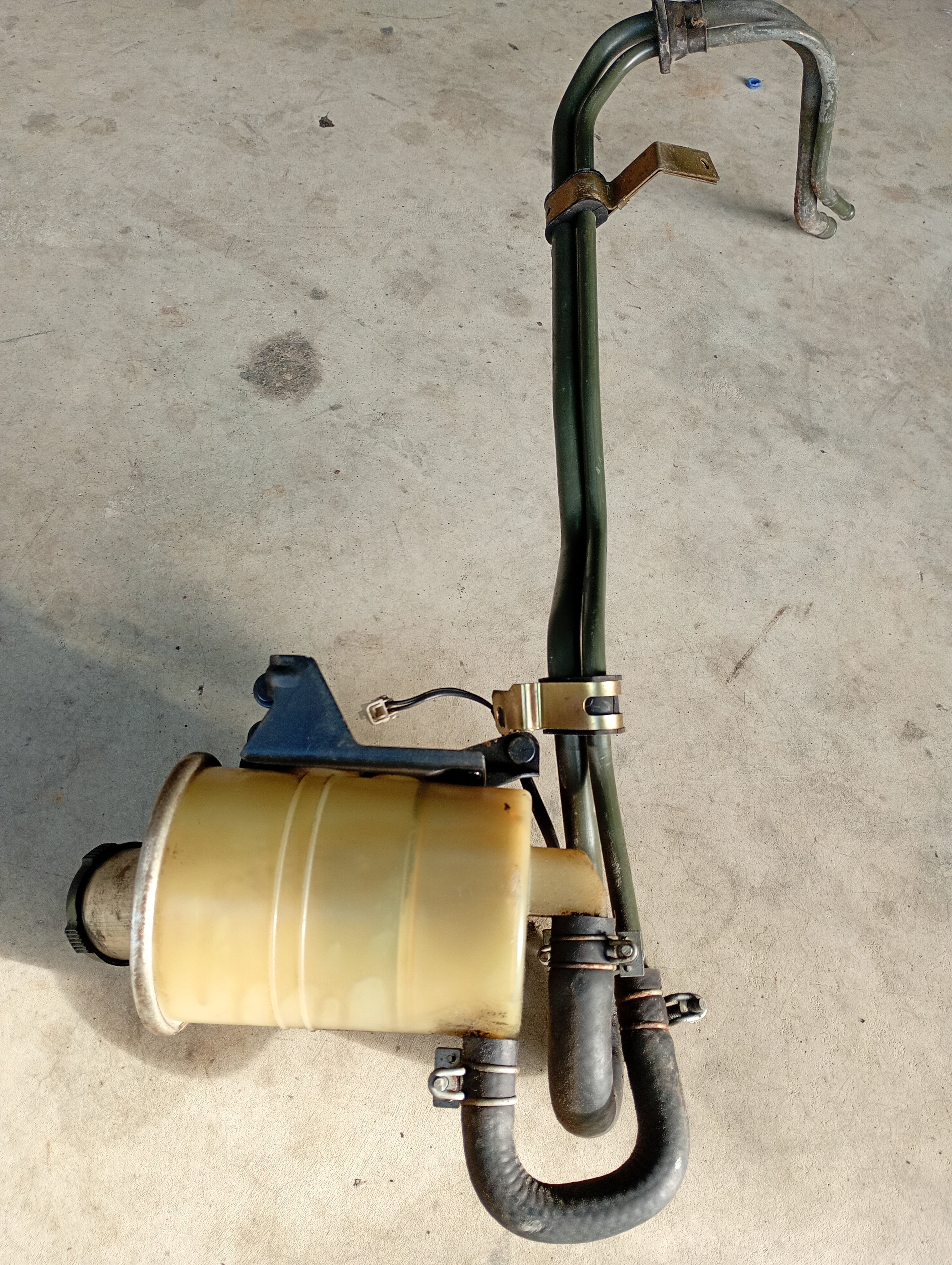 Attesa Fluid Reservoir, R32 GTR