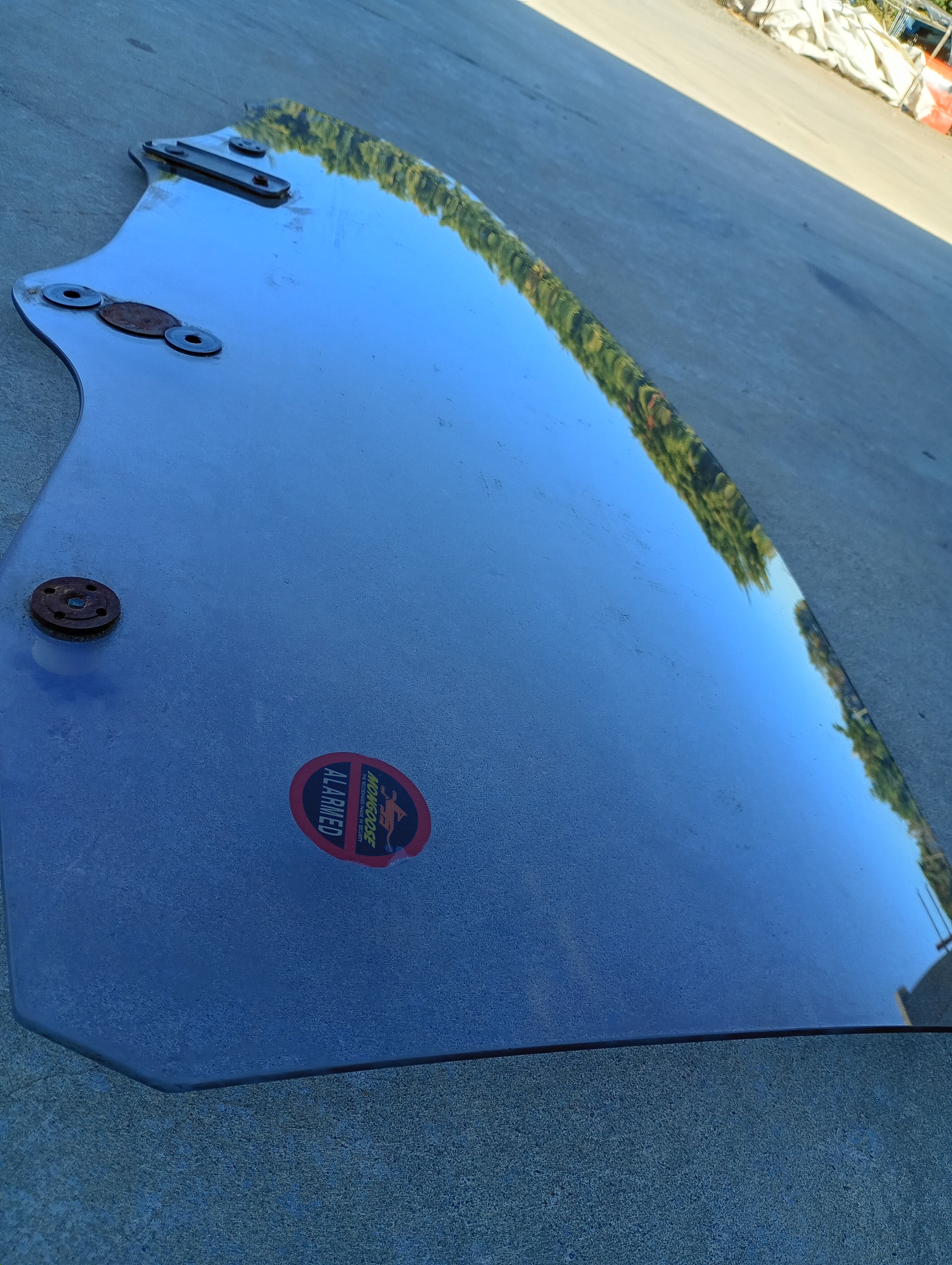 LEFT Door Glass, R32 2dr
