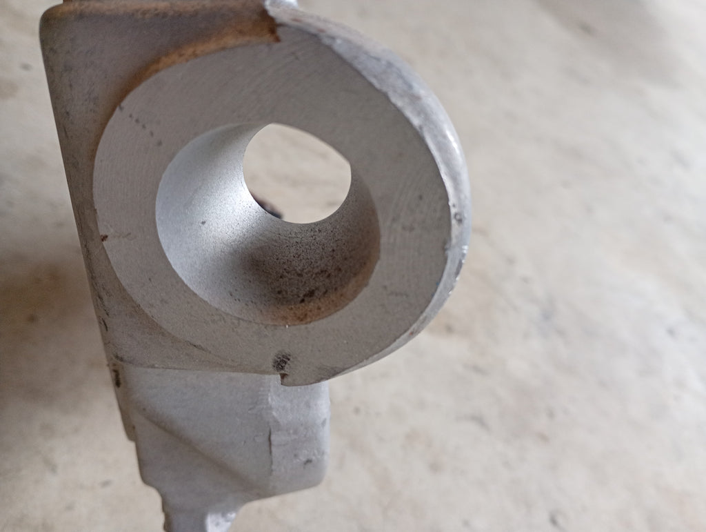 LEFT Rear Hub Carrier, R32 GTR