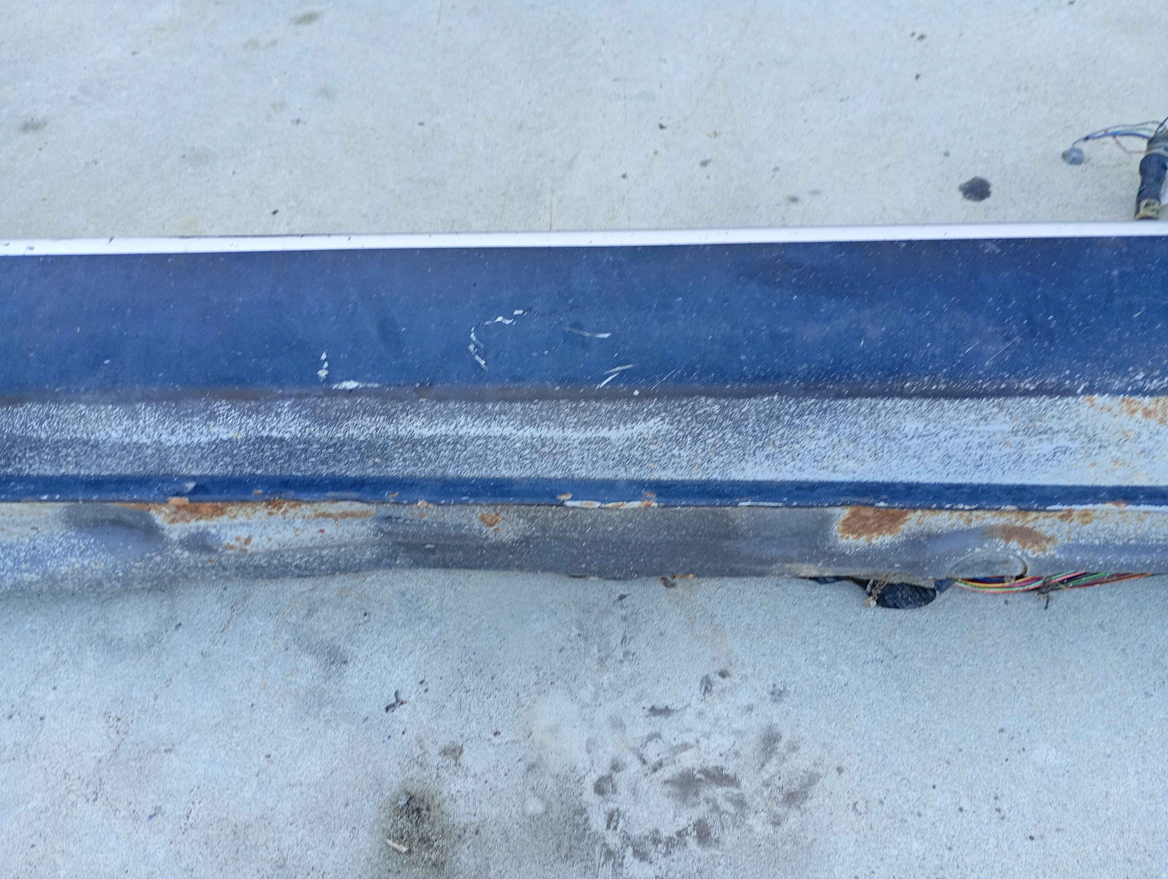 RIGHT Sill Cut, R32 GTS4