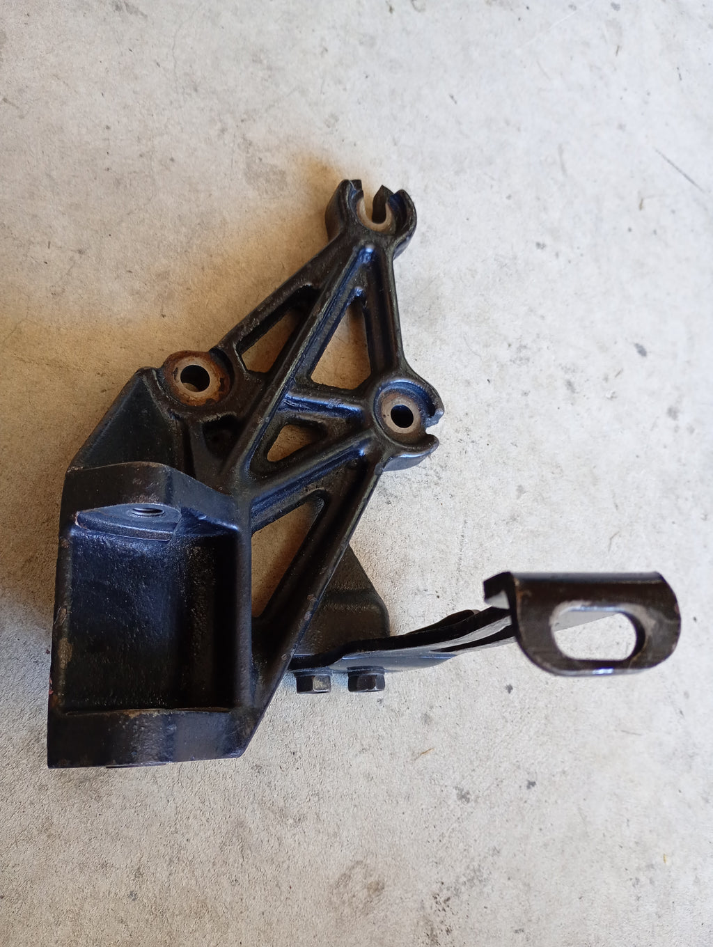 Power Steering Pump Bracket, R32 GTR