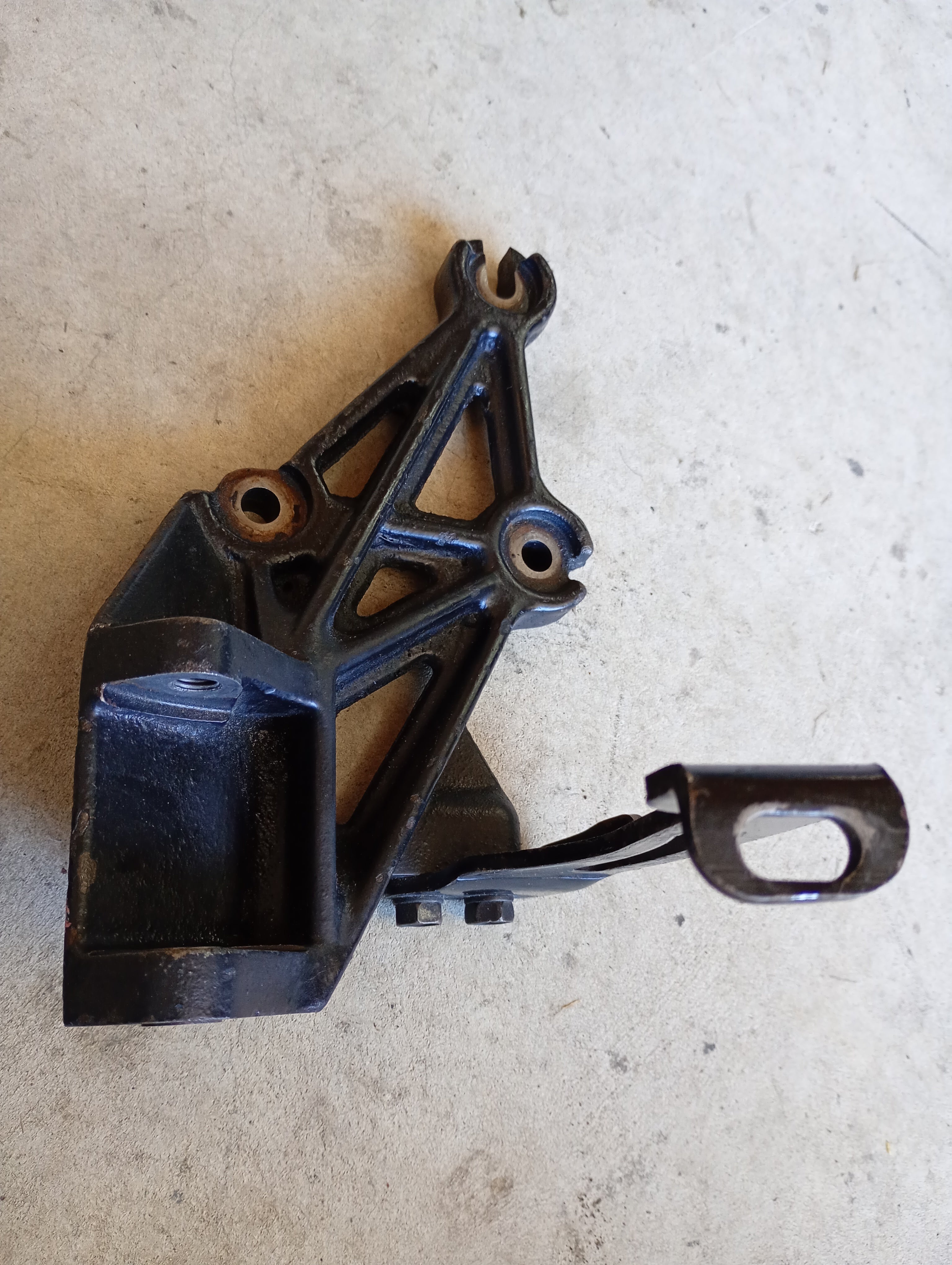 Power Steering Pump Bracket, R32 GTR