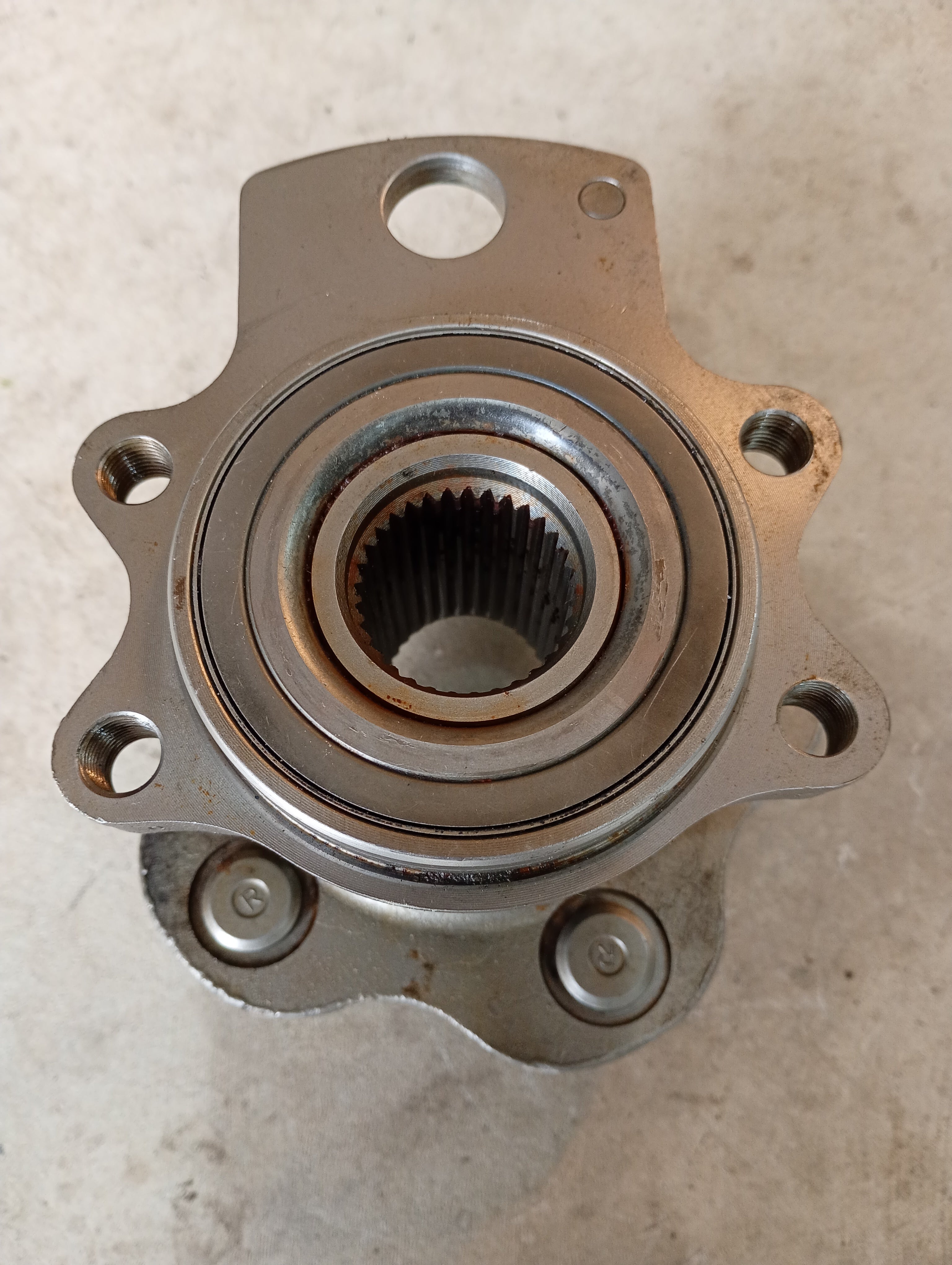 RIGHT Rear Wheel Hub, R32 GTR