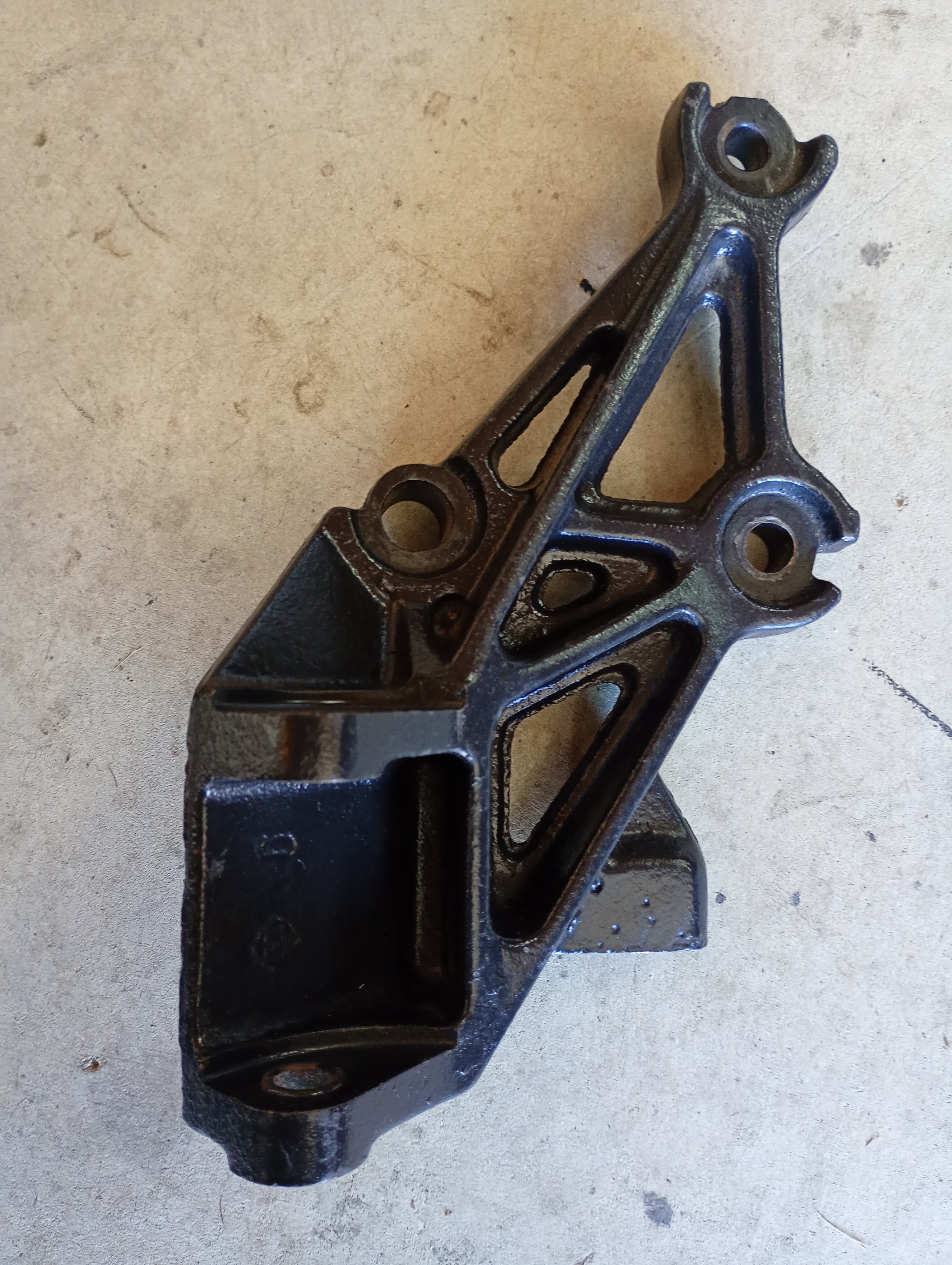 Power Steering Pump Bracket, R32 SKyline