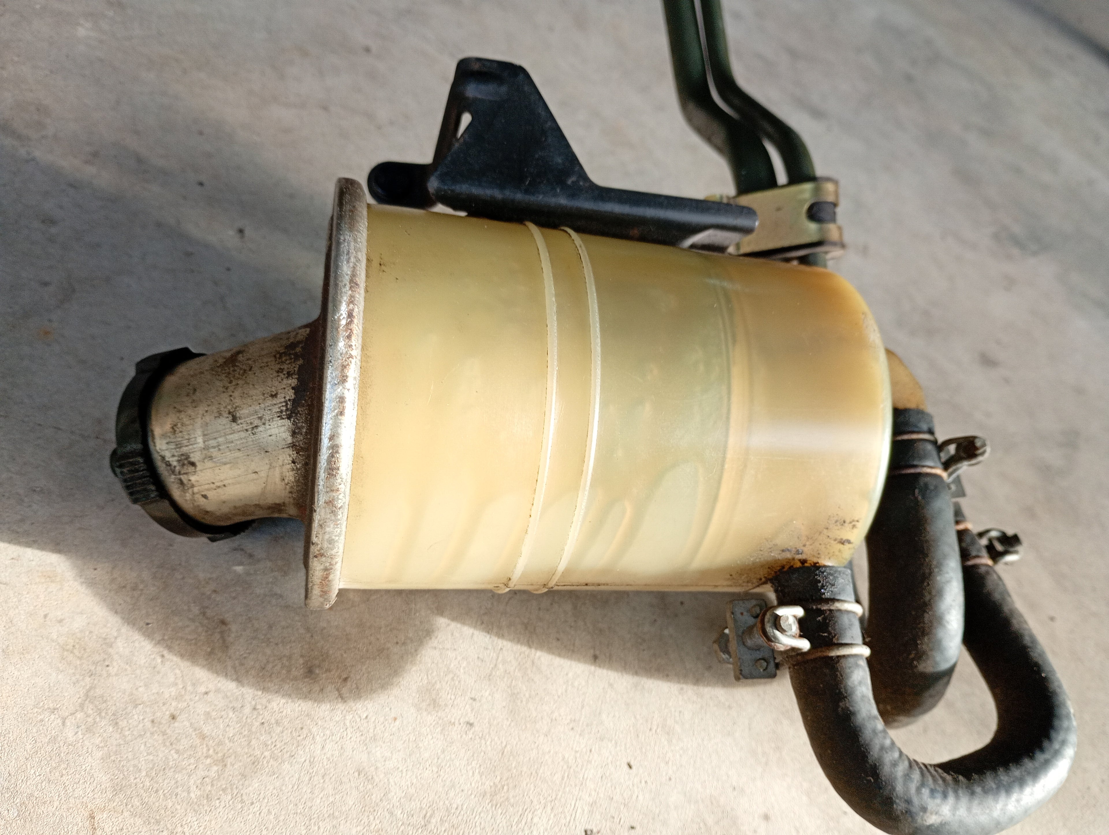 Attesa Fluid Reservoir, R32 GTR