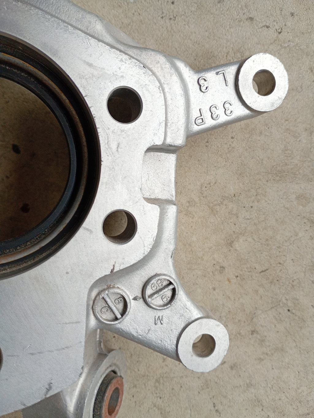 LEFT Rear Hub Carrier, R32 GTR