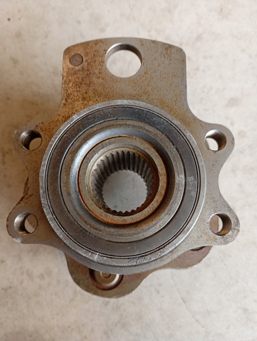 LEFT Rear Wheel Hub, R32 GTR