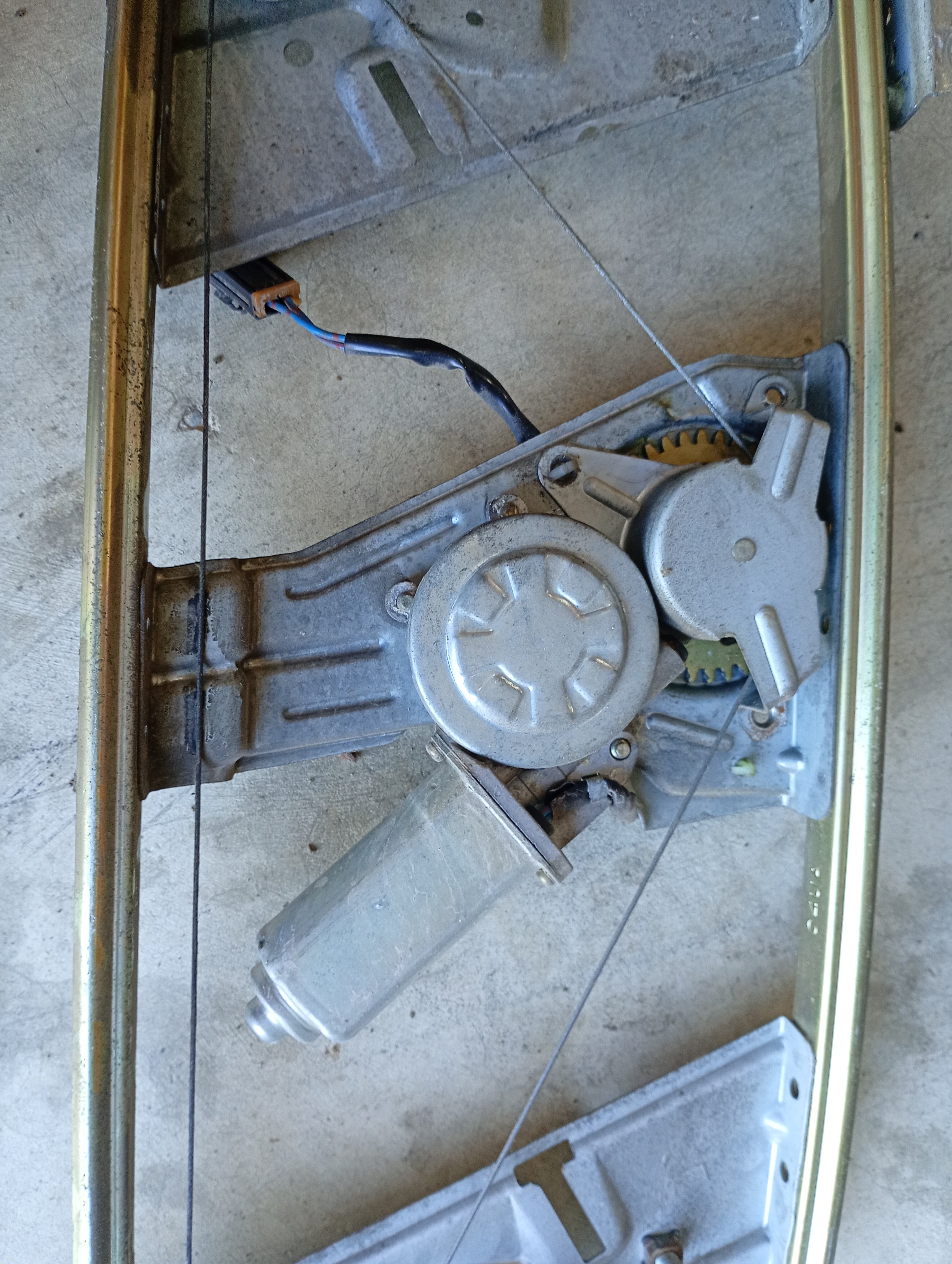 LEFT Window Regulator, R32 Coupe
