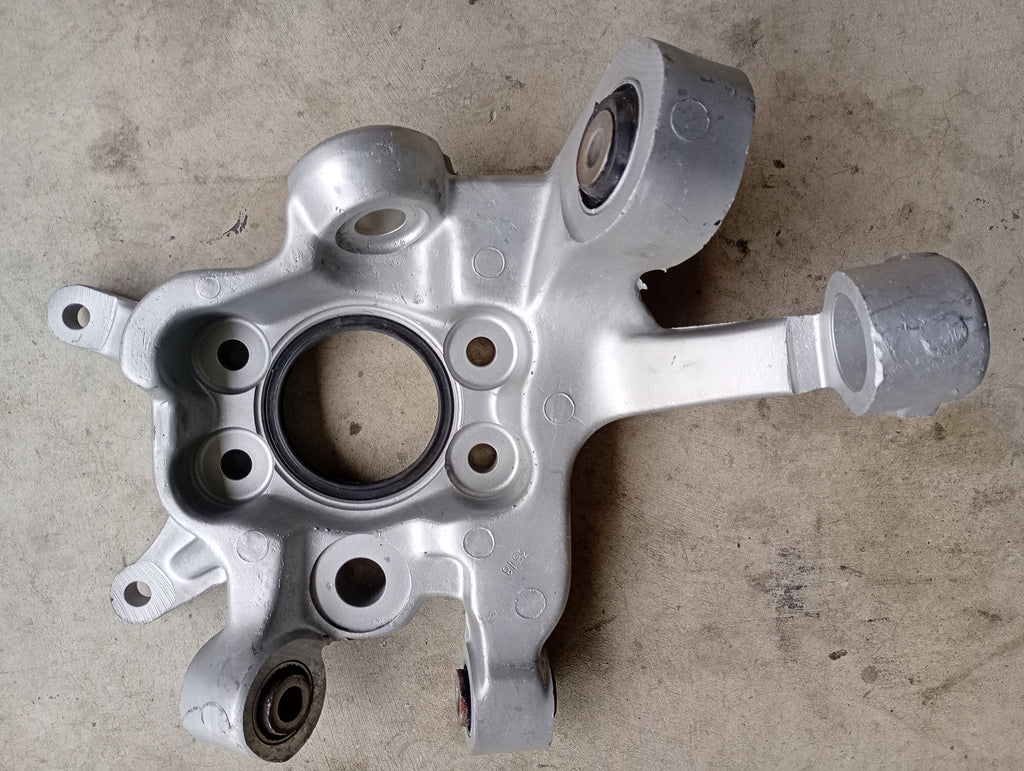 LEFT Rear Hub Carrier, R32 GTR