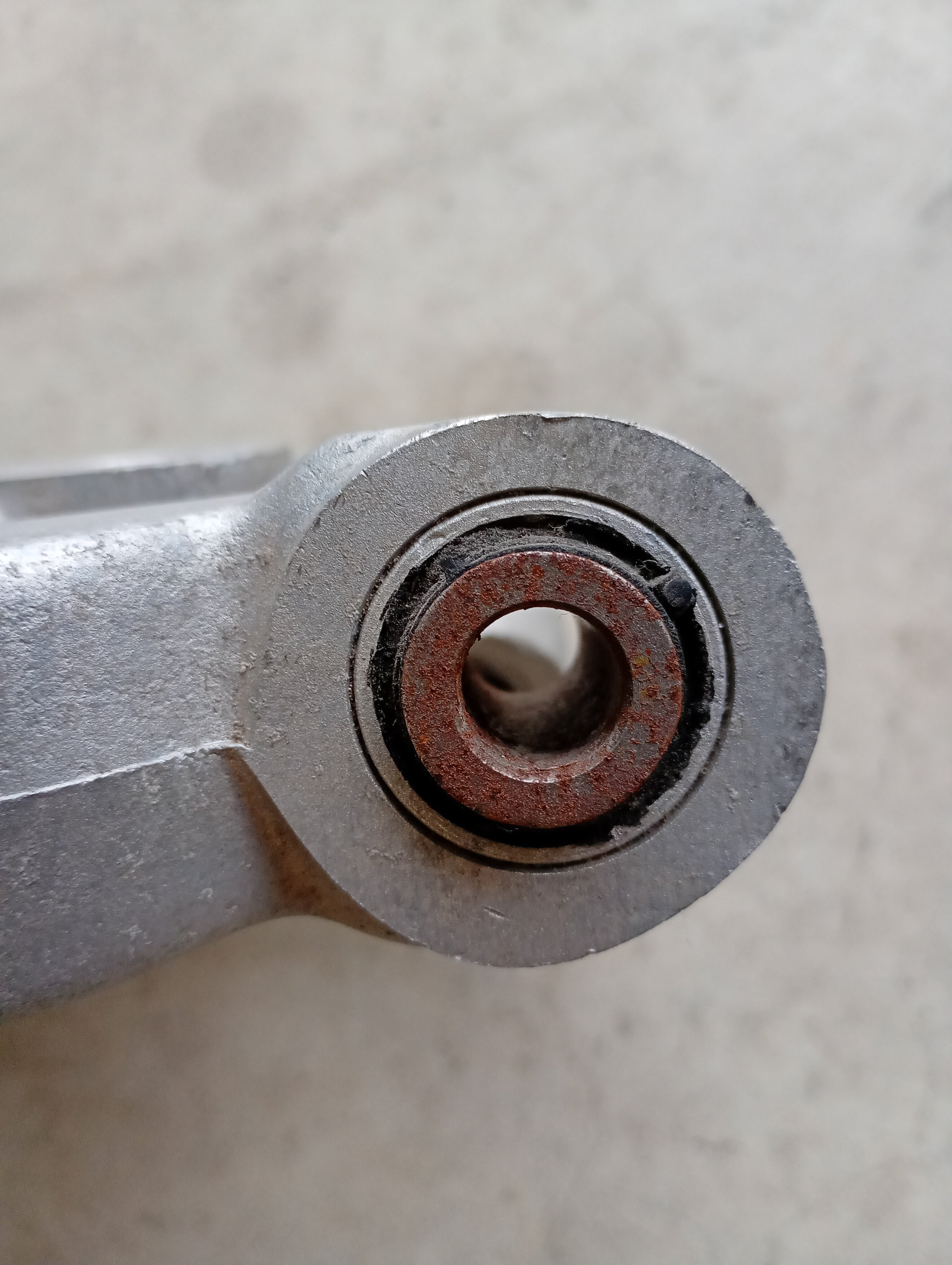 LEFT Rear Hub Carrier, R32 GTR