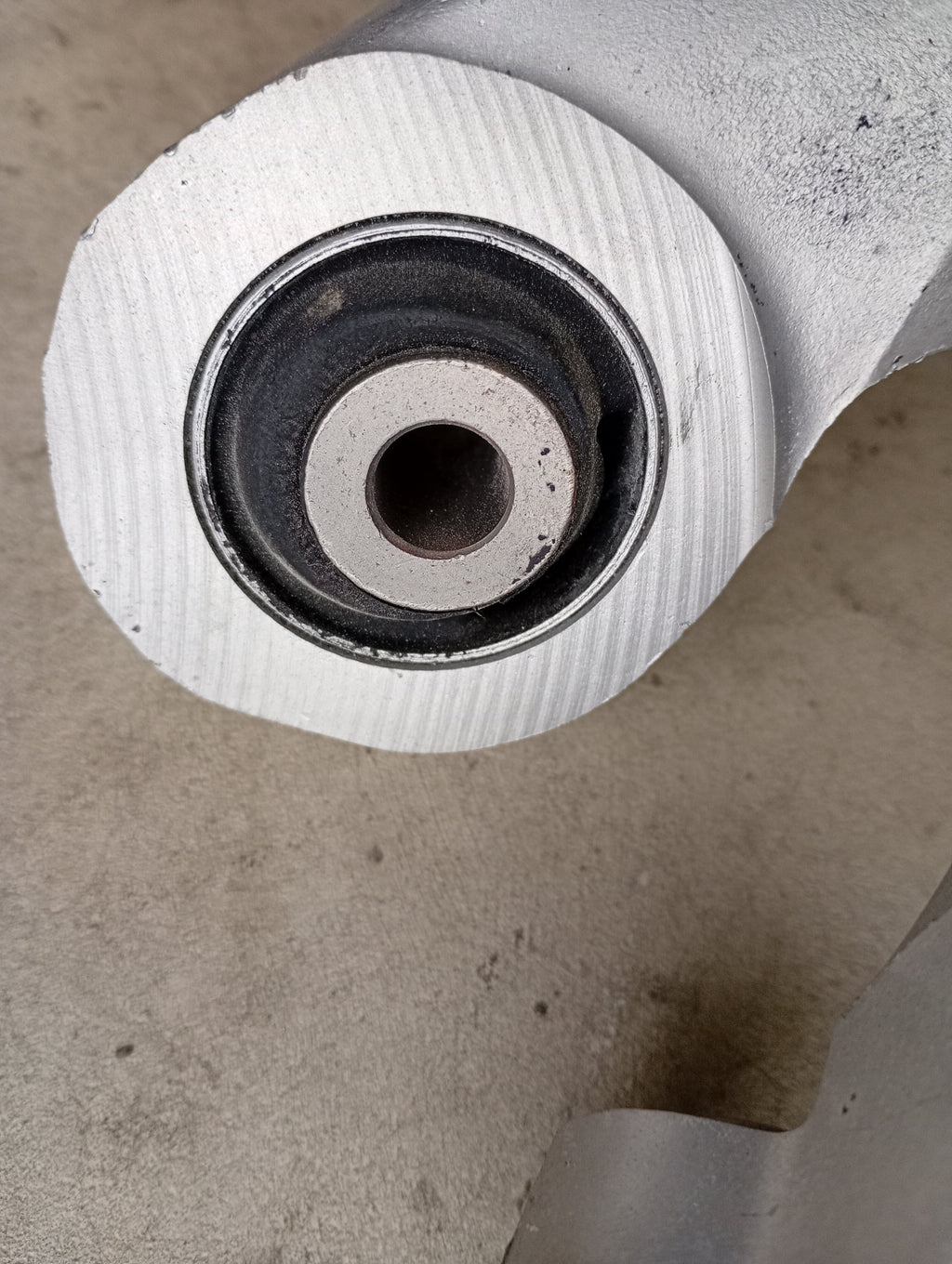 LEFT Rear Hub Carrier, R32 GTR