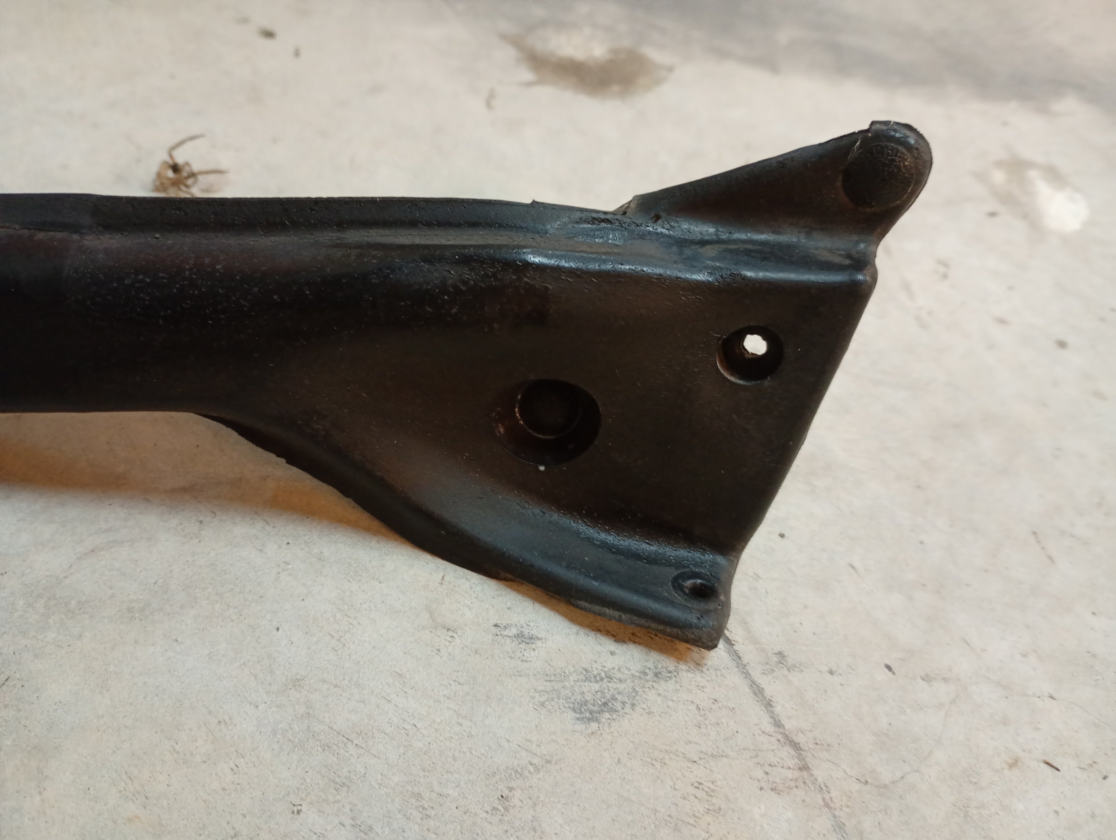 LEFT Upper Door Glass Seal, R32 Coupe