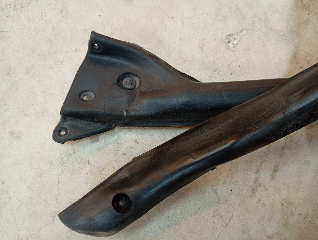 LEFT Upper Door Glass Seal, R32 Coupe