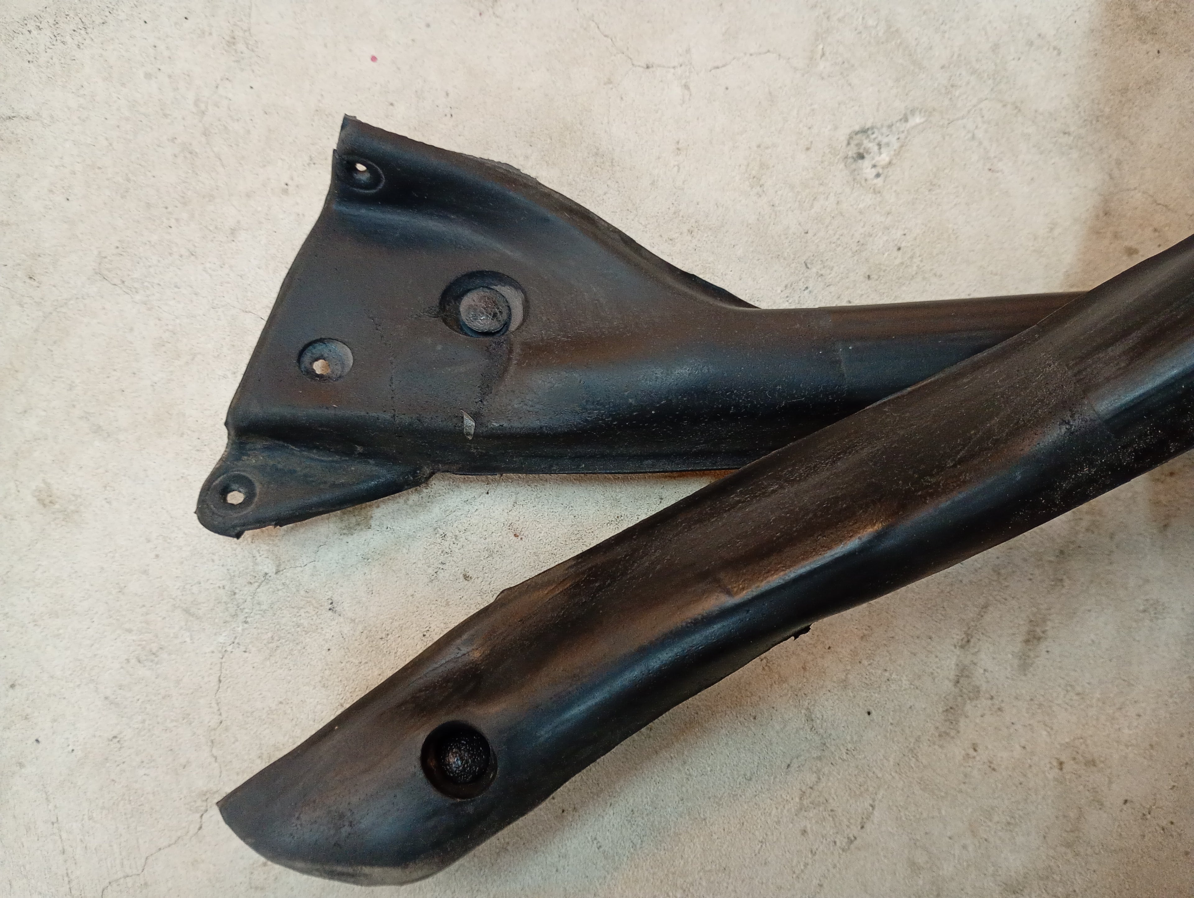 LEFT Upper Door Glass Seal, R32 Coupe