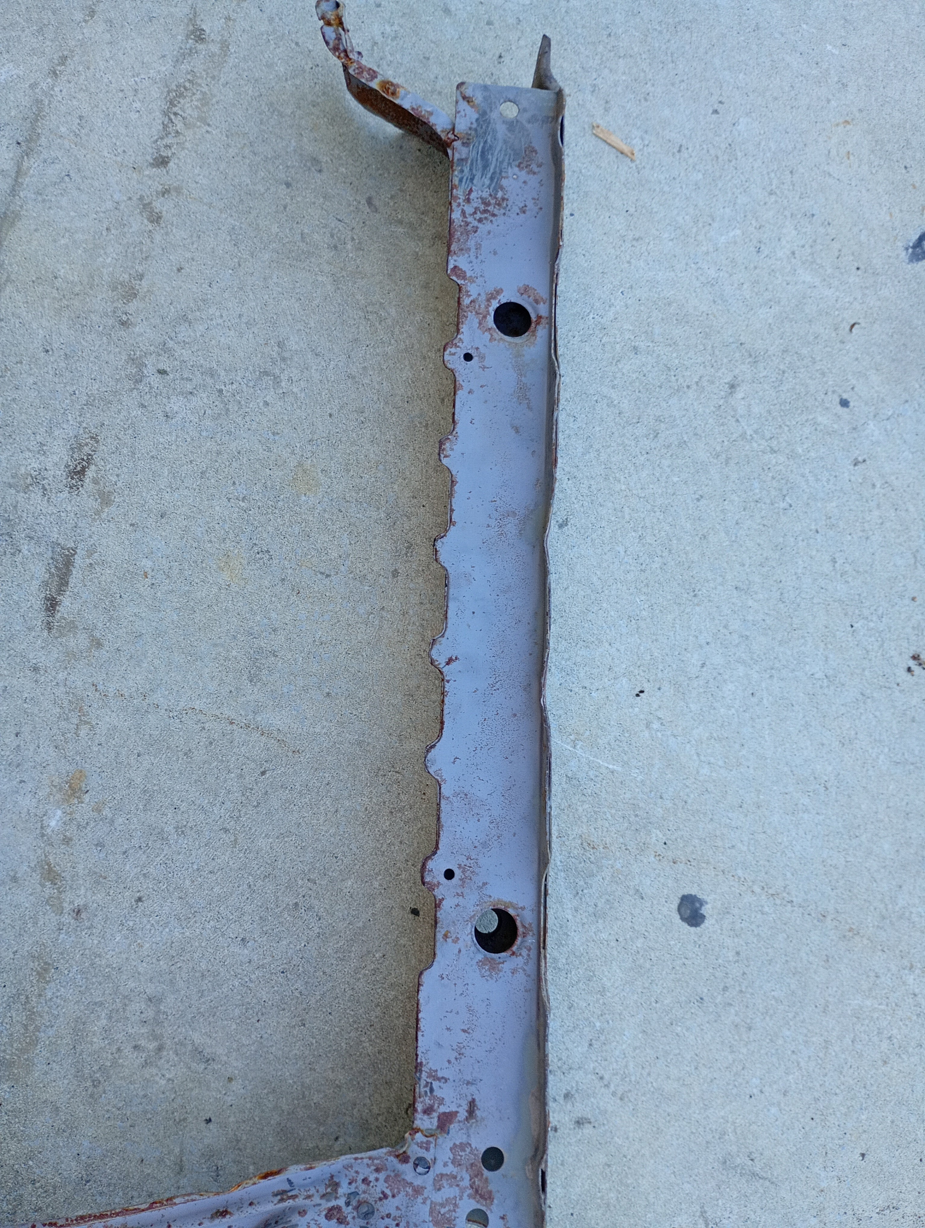 LOWER Radiator Support, R32 GTR