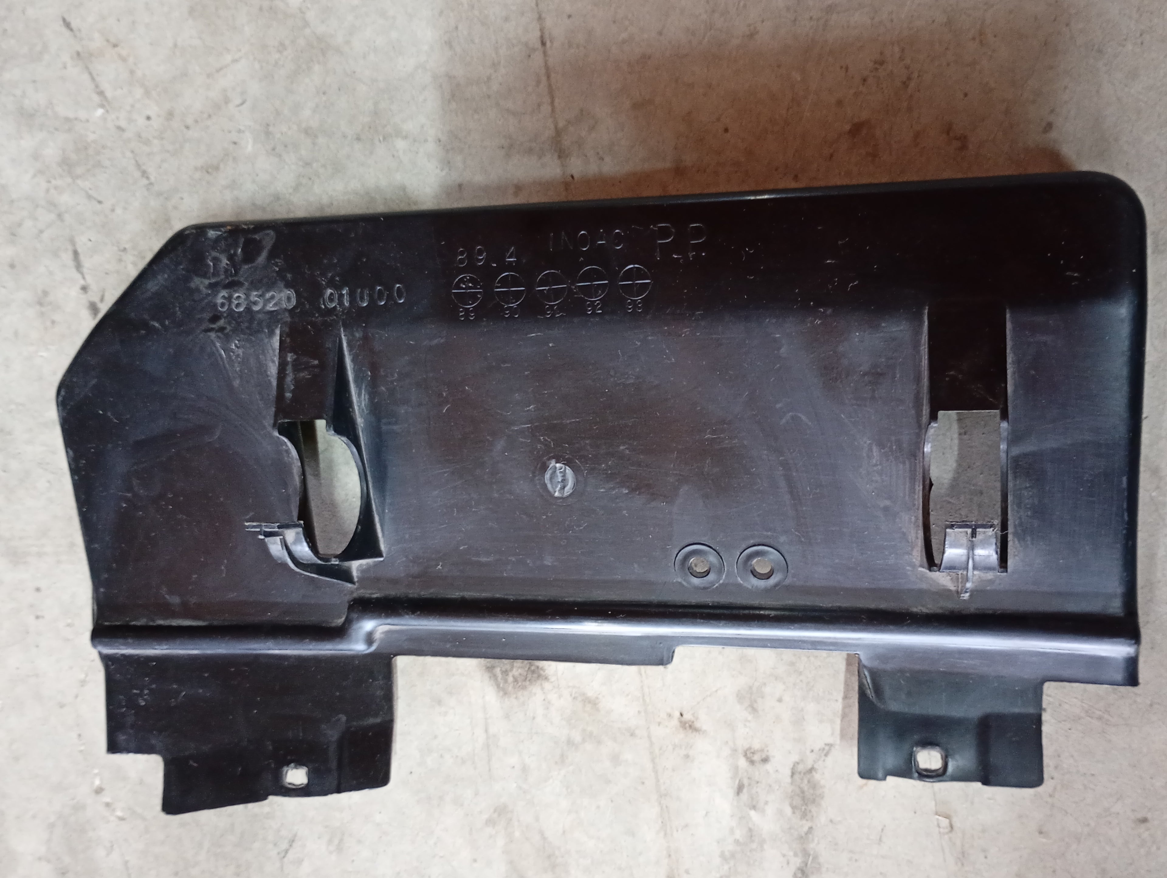 Glove Box Garnish Trim, R32