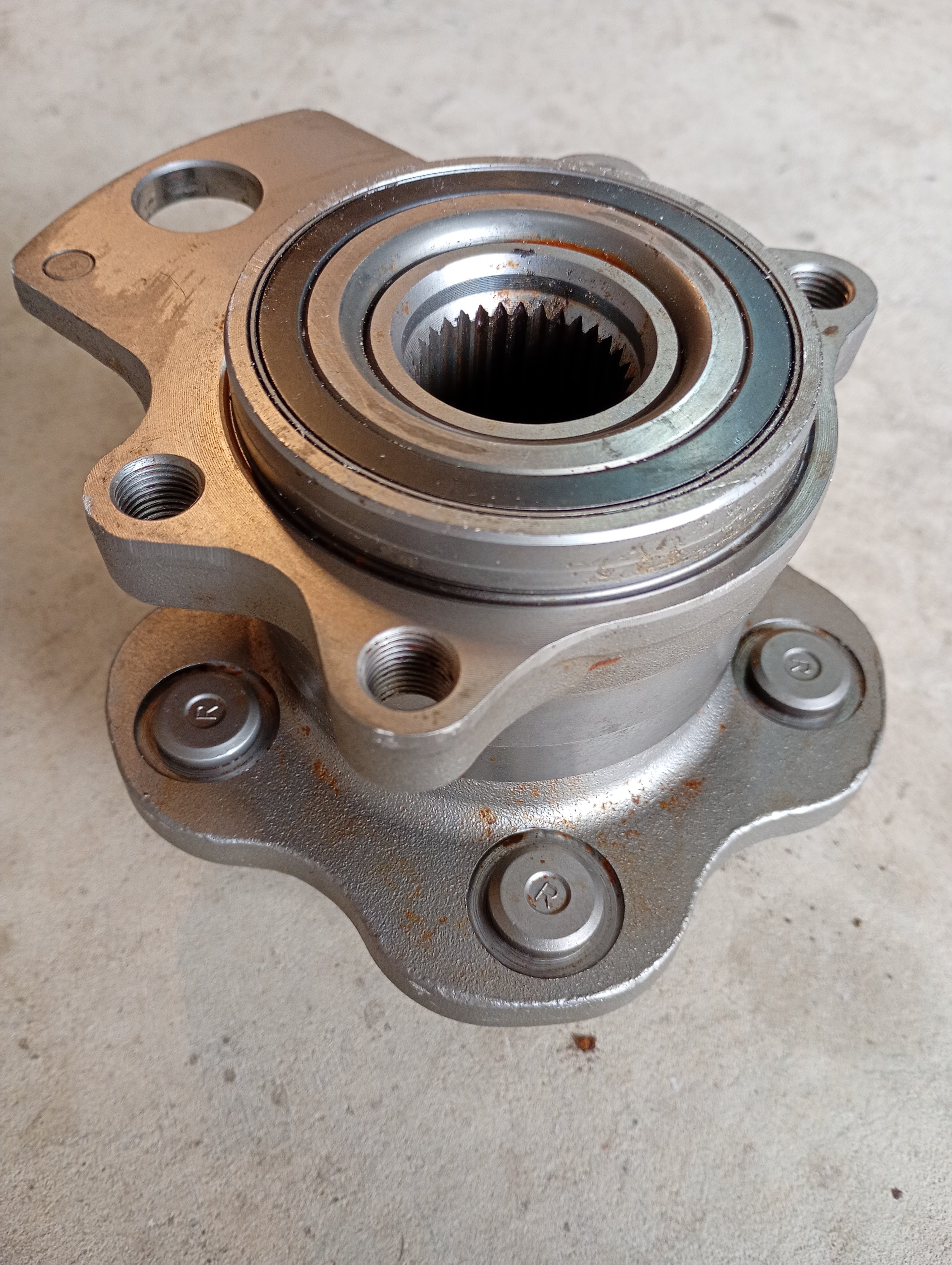 RIGHT Rear Wheel Hub, R32 GTR