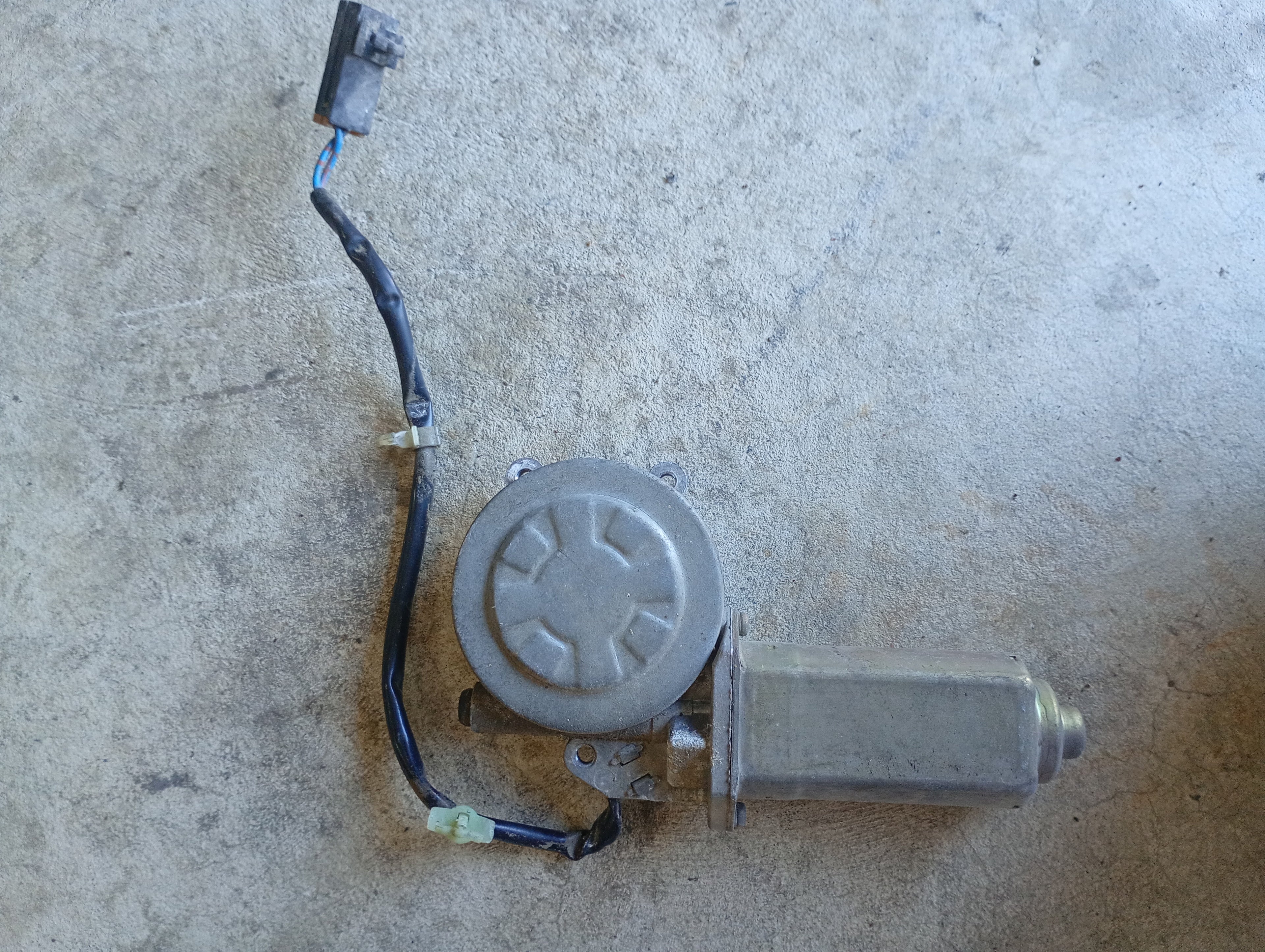 RIGHT Window Regulator, R32 Coupe