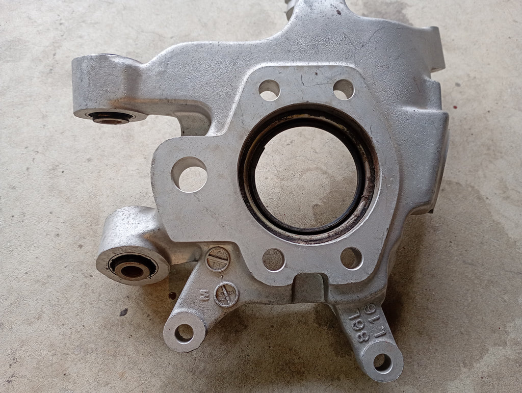 LEFT Rear Hub Carrier, R32 GTR