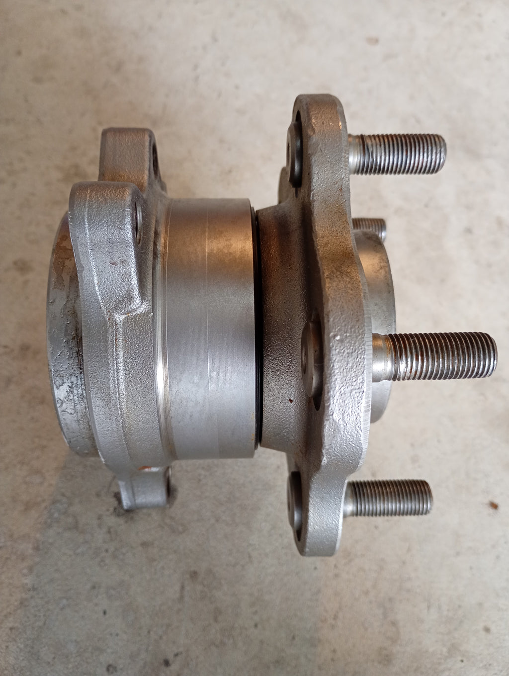 RIGHT Rear Wheel Hub, R32 GTR