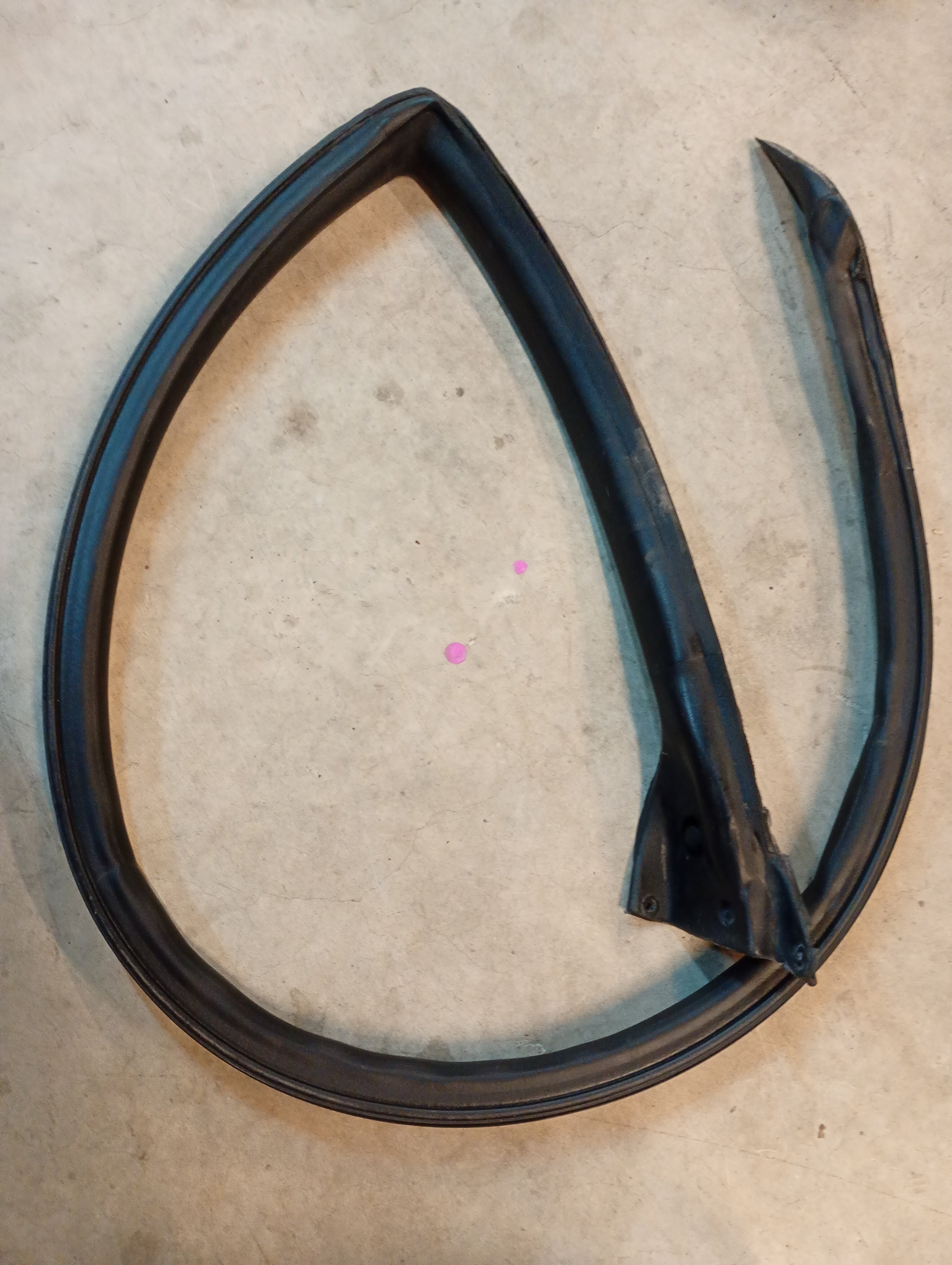 LEFT Upper Door Glass Seal, R32 Coupe