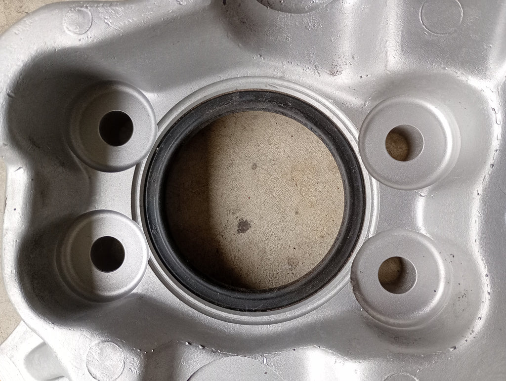 LEFT Rear Hub Carrier, R32 GTR